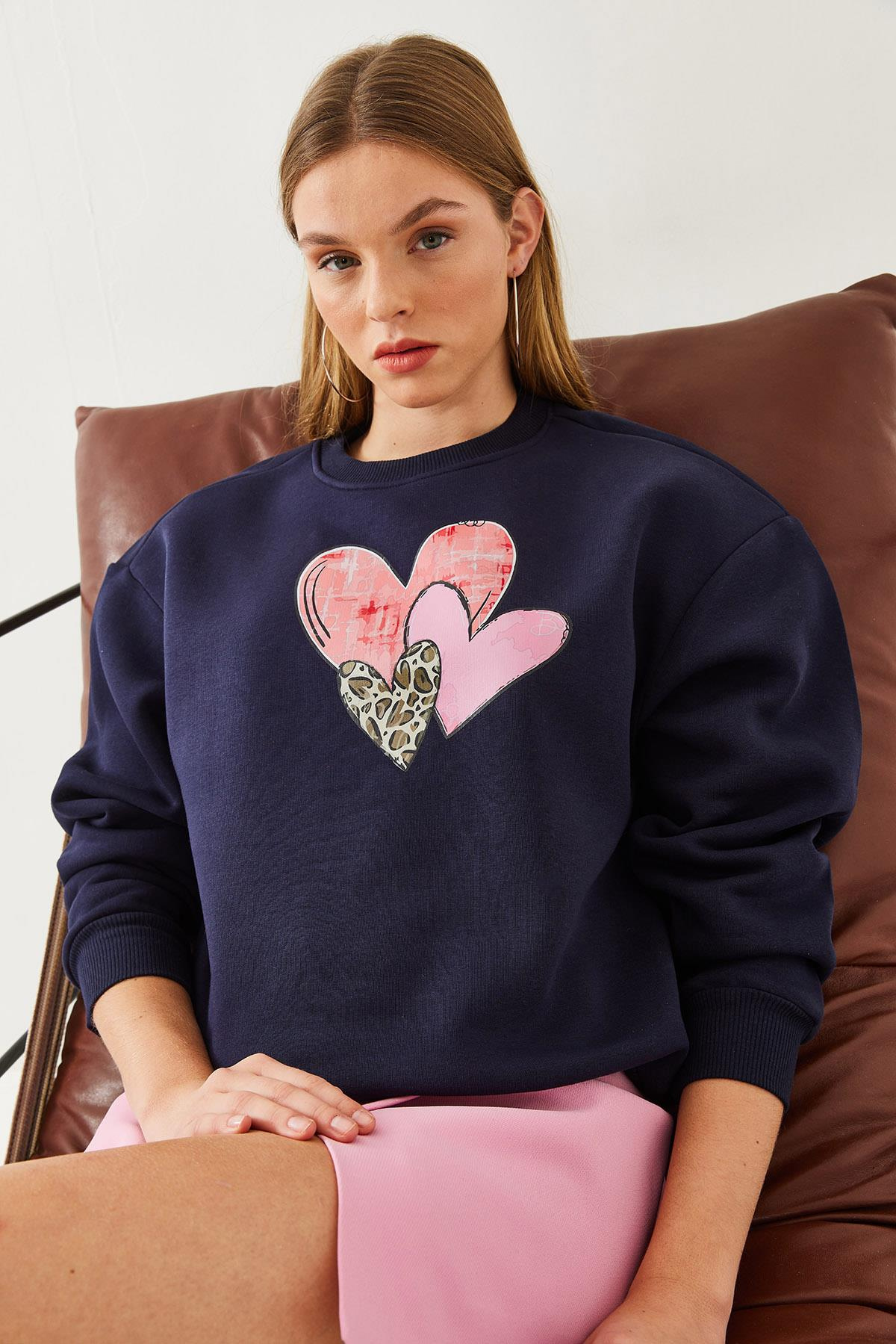 Kalp Baskılı Sweatshirt MBHS017 60601017 - Lacivert