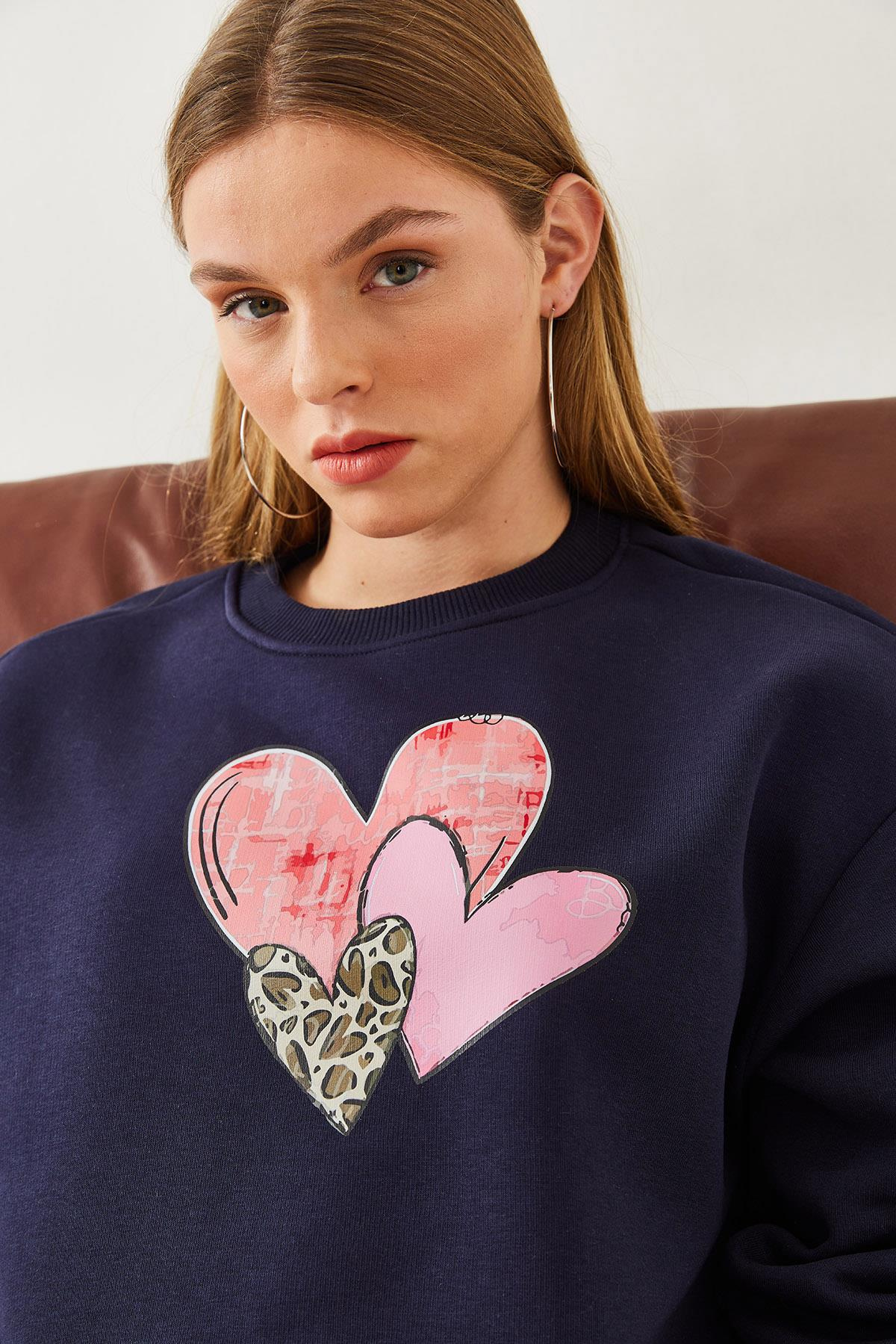 Kalp Baskılı Sweatshirt MBHS017 60601017 - Lacivert