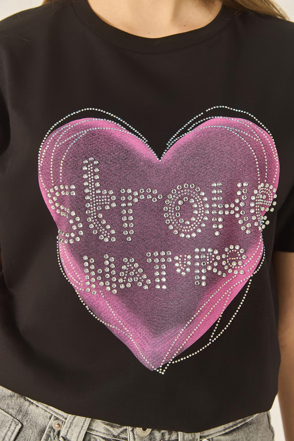 Kalp Baskılı Taş Detaylı Normal Kalıp Pamuklu T-Shirt 8133 60283303 - Siyah