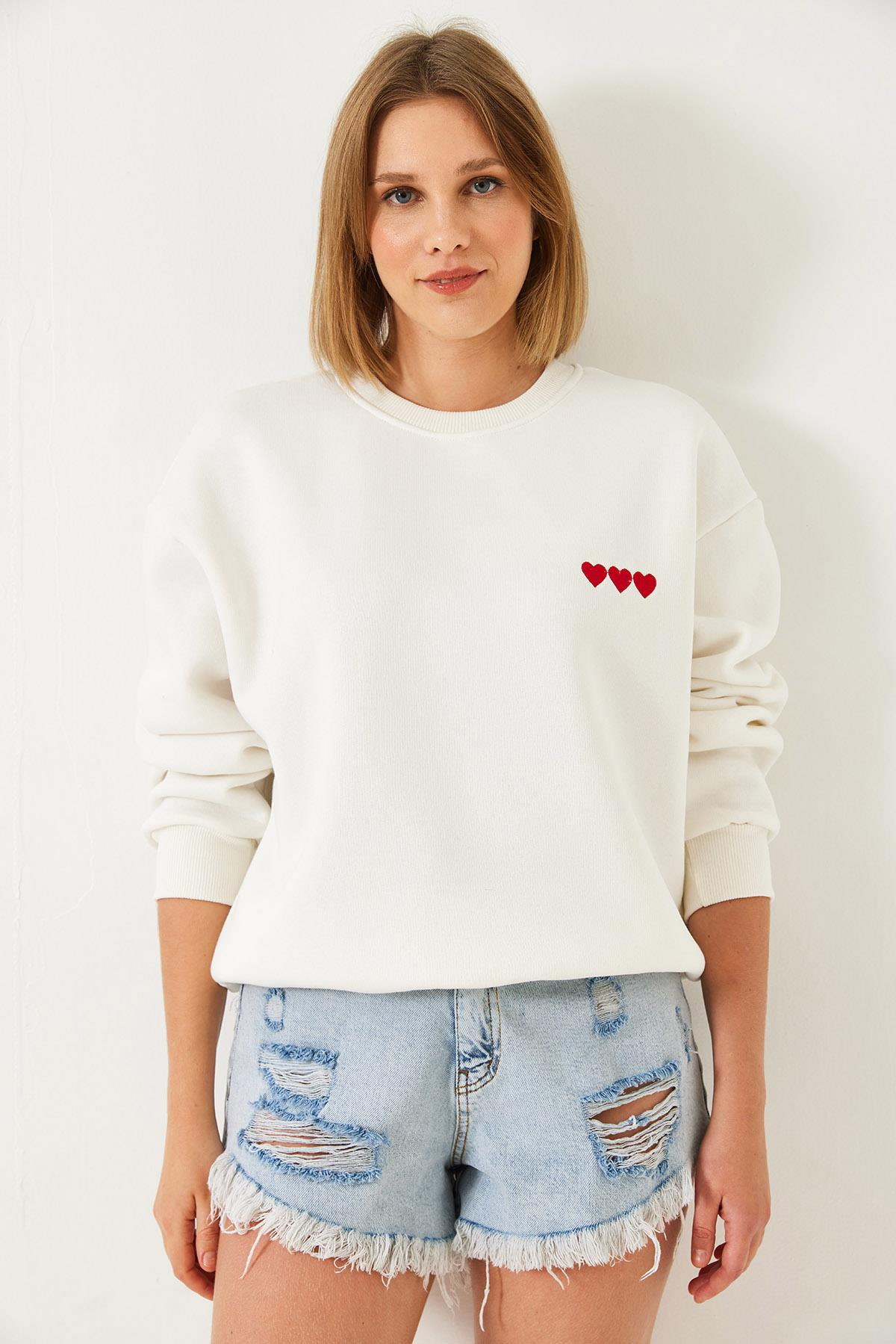 Kalp Nakışlı Şardonlu Sweatshirt 60601033 - Ekru