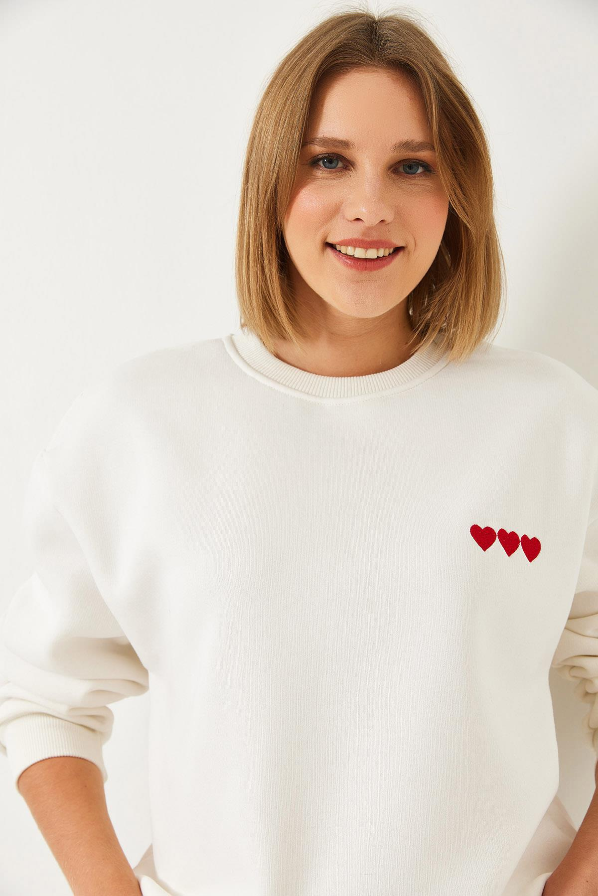 Kalp Nakışlı Şardonlu Sweatshirt 60601033 - Ekru
