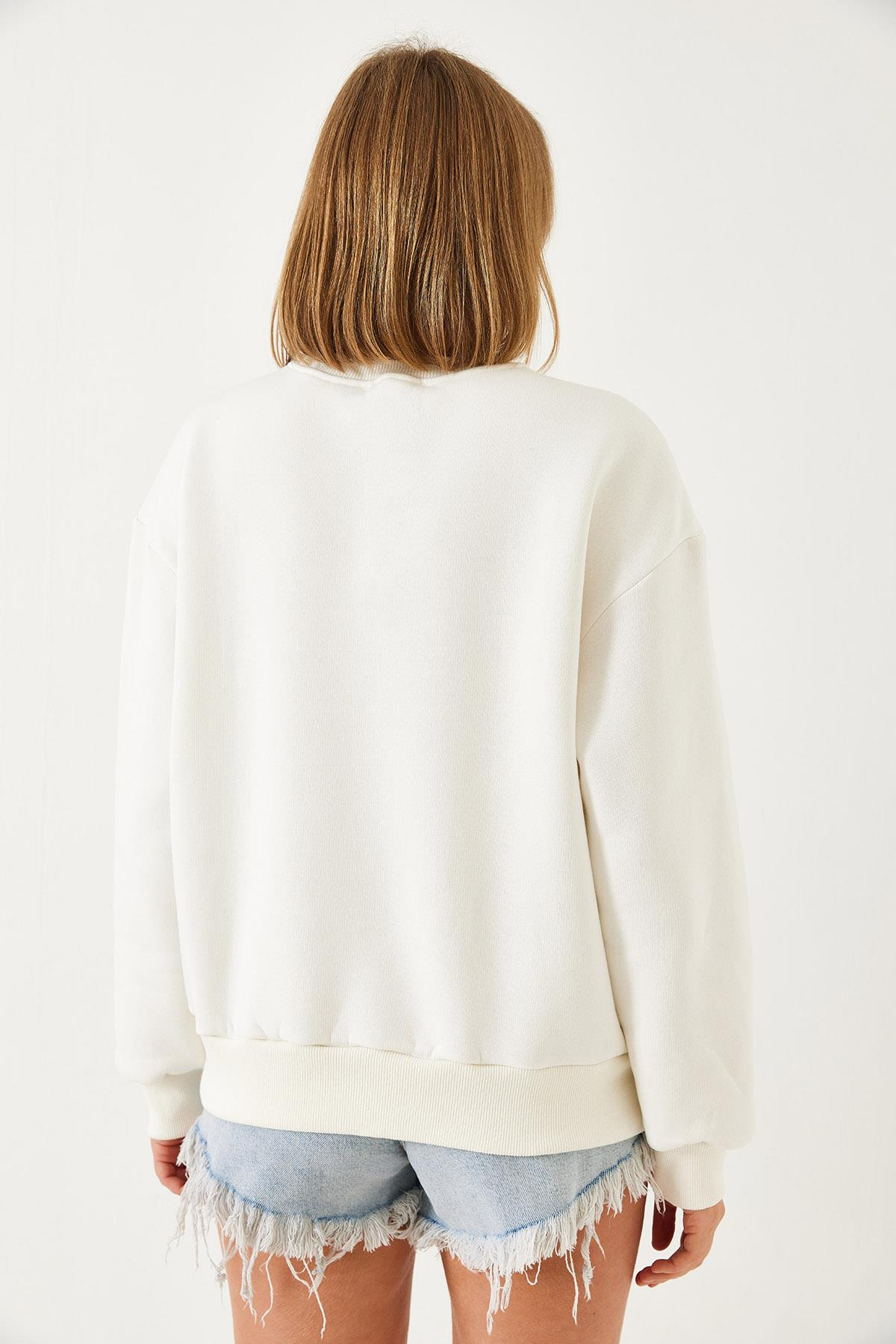 Kalp Nakışlı Şardonlu Sweatshirt 60601033 - Ekru