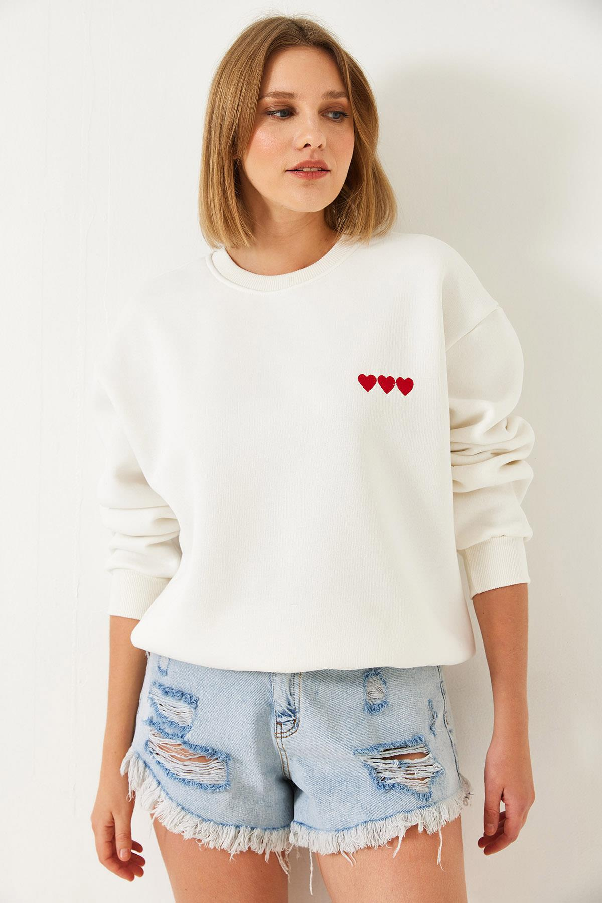 Kalp Nakışlı Şardonlu Sweatshirt 60601033 - Ekru