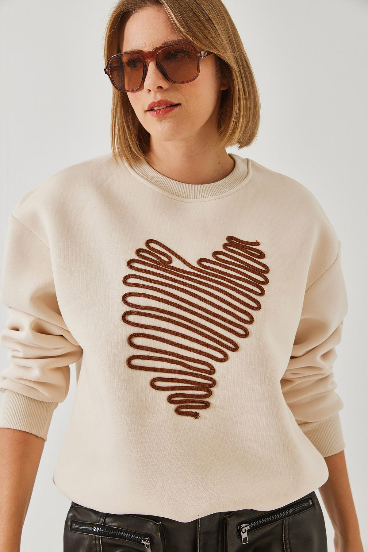 Kalp Nakışlı Sweatshirt 60601030 - Bej