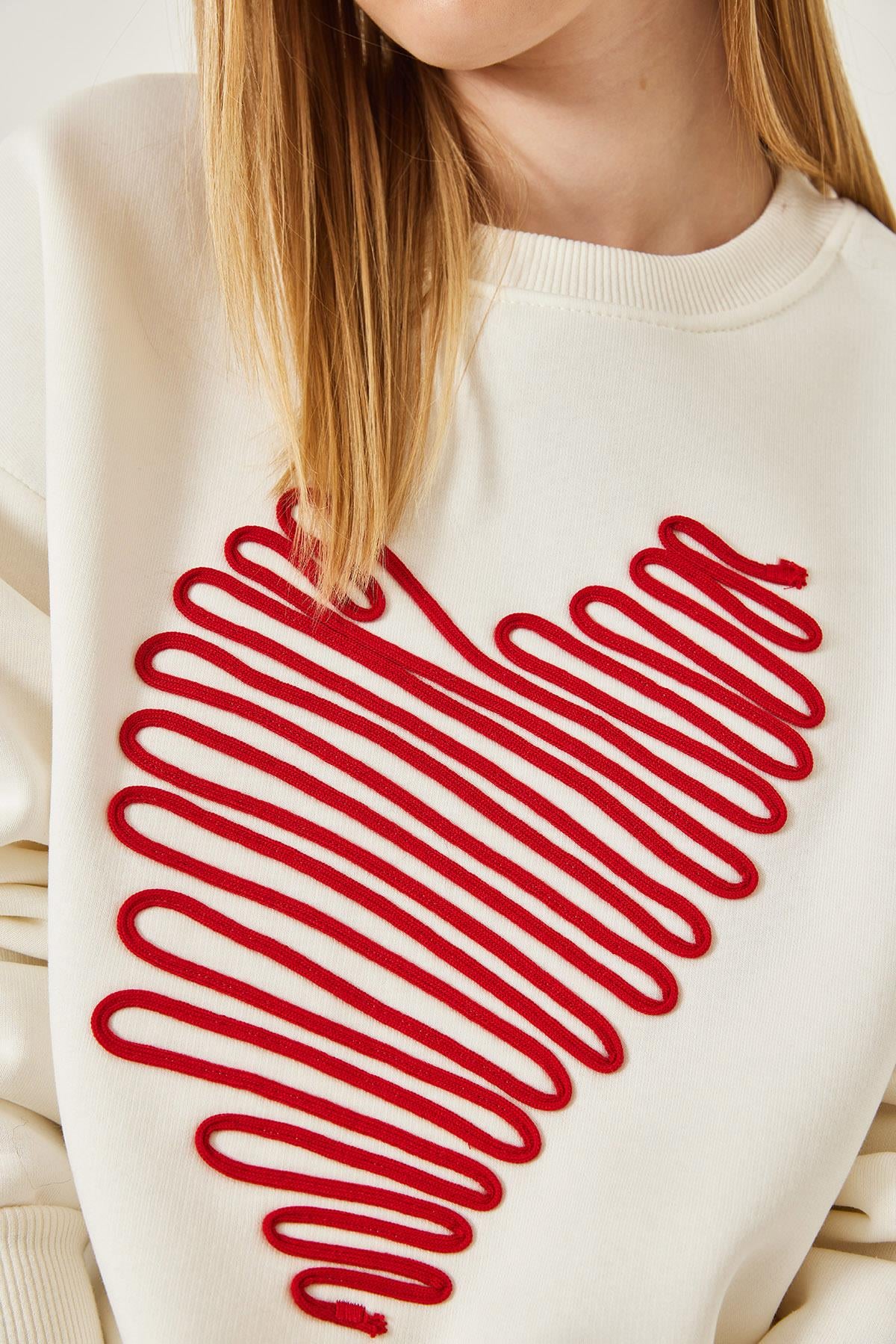 Kalp Nakışlı Sweatshirt 60601030 - Ekru