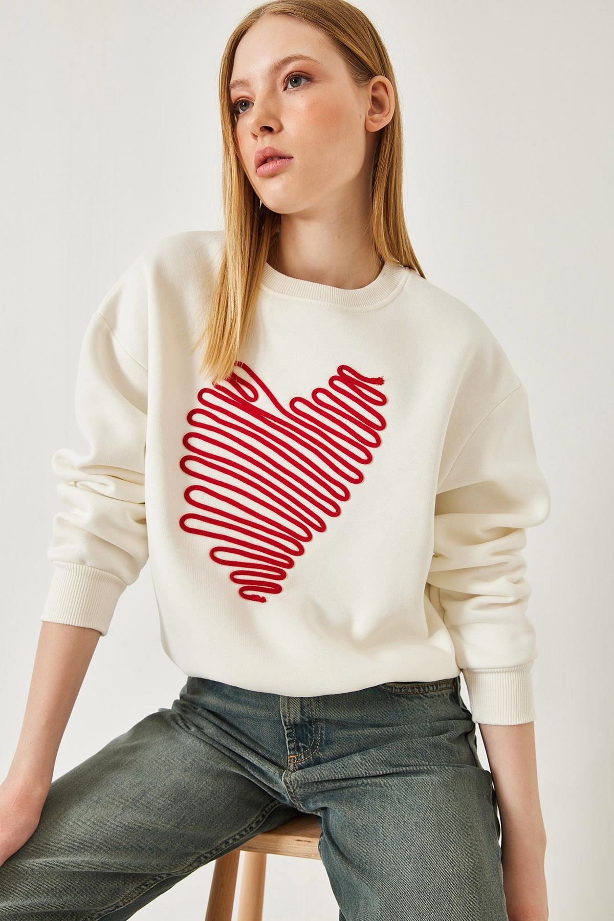 Kalp Nakışlı Sweatshirt 60601030 - Ekru