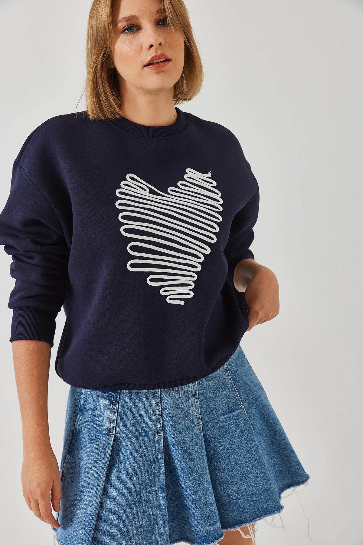 Kalp Nakışlı Sweatshirt 60601030 - Lacivert