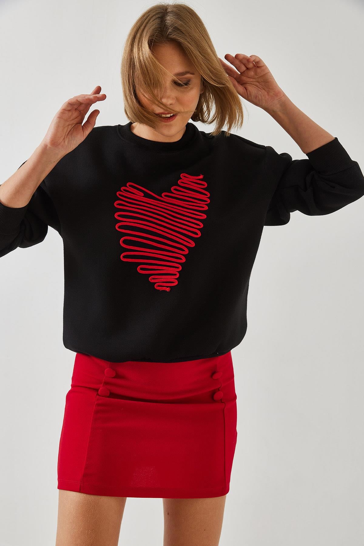 Kalp Nakışlı Sweatshirt 60601030 - Siyah