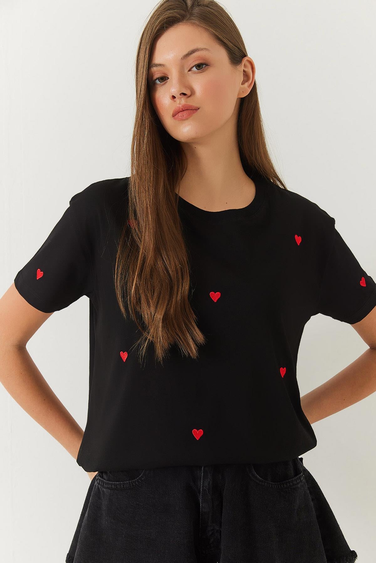 Kalp Nakışlı Tshirt 60602004 - Siyah