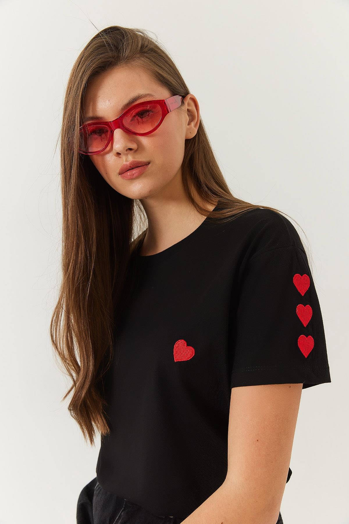 Kalp Nakışlı Tshirt 60602008 - Siyah