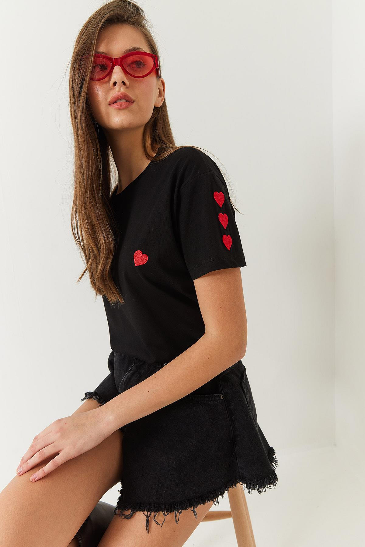 Kalp Nakışlı Tshirt 60602008 - Siyah