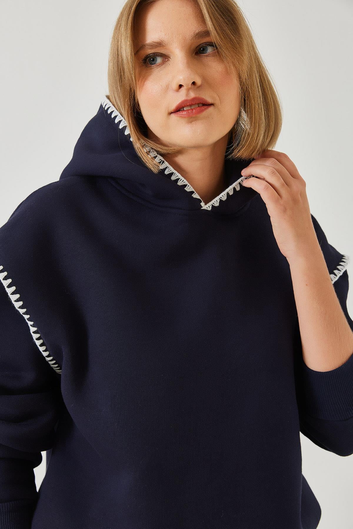 Kapişonlu Dantel Detaylı Sweatshirt 60601028 - Lacivert