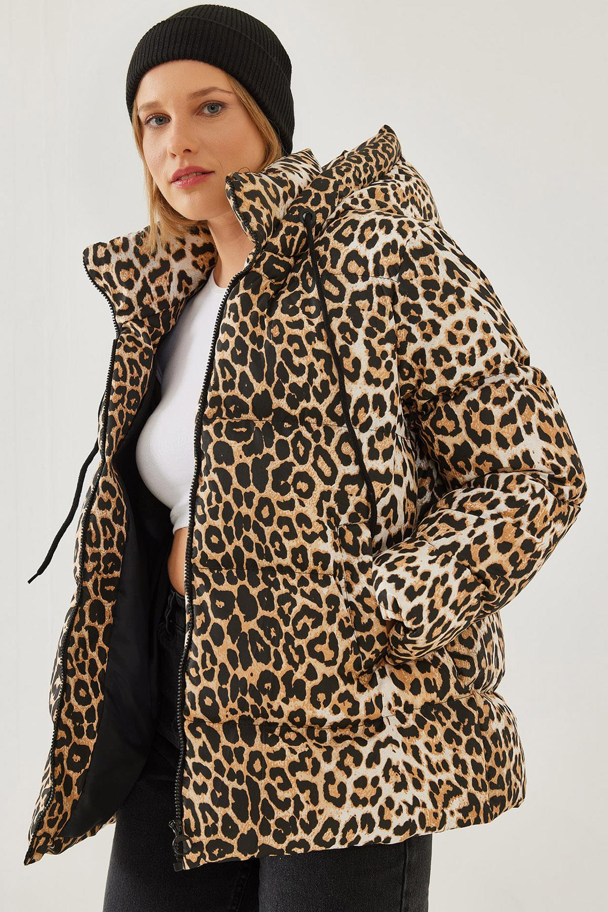 Kapişonu Bağcıklı Leopar Desenli Şişme Mont 2482 60351224 - Siyah-Camel
