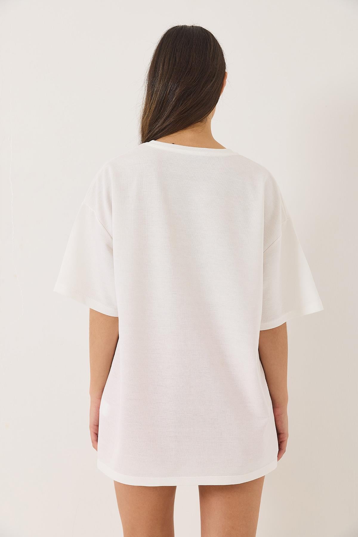 Kiraz Nakış İşlemeli Bisiklet Yaka Kısa Kollu Oversize T-Shirt 4011 60283152 - Beyaz