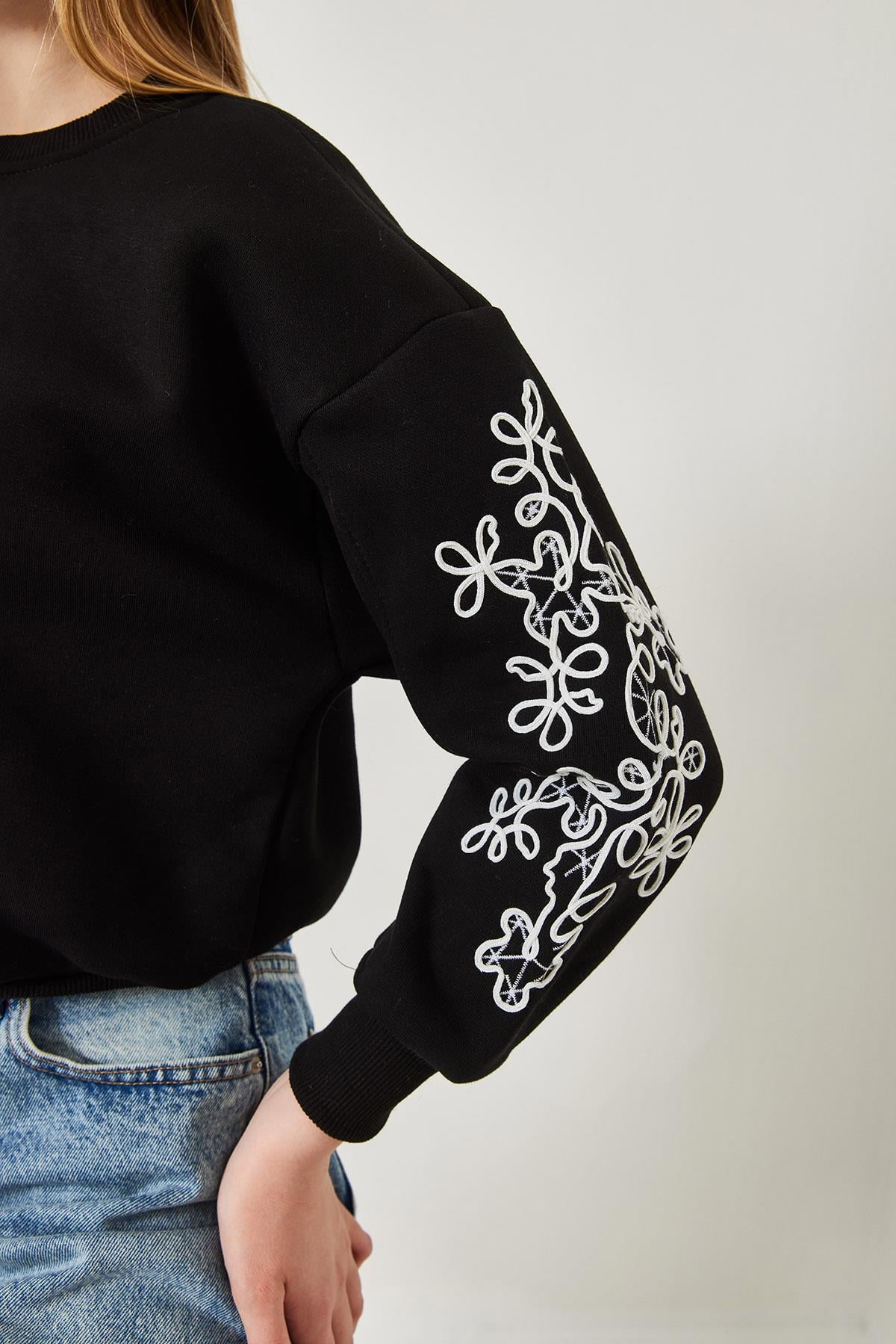 Kolları Nakış Desenli Sweatshirt 60601029 - Siyah