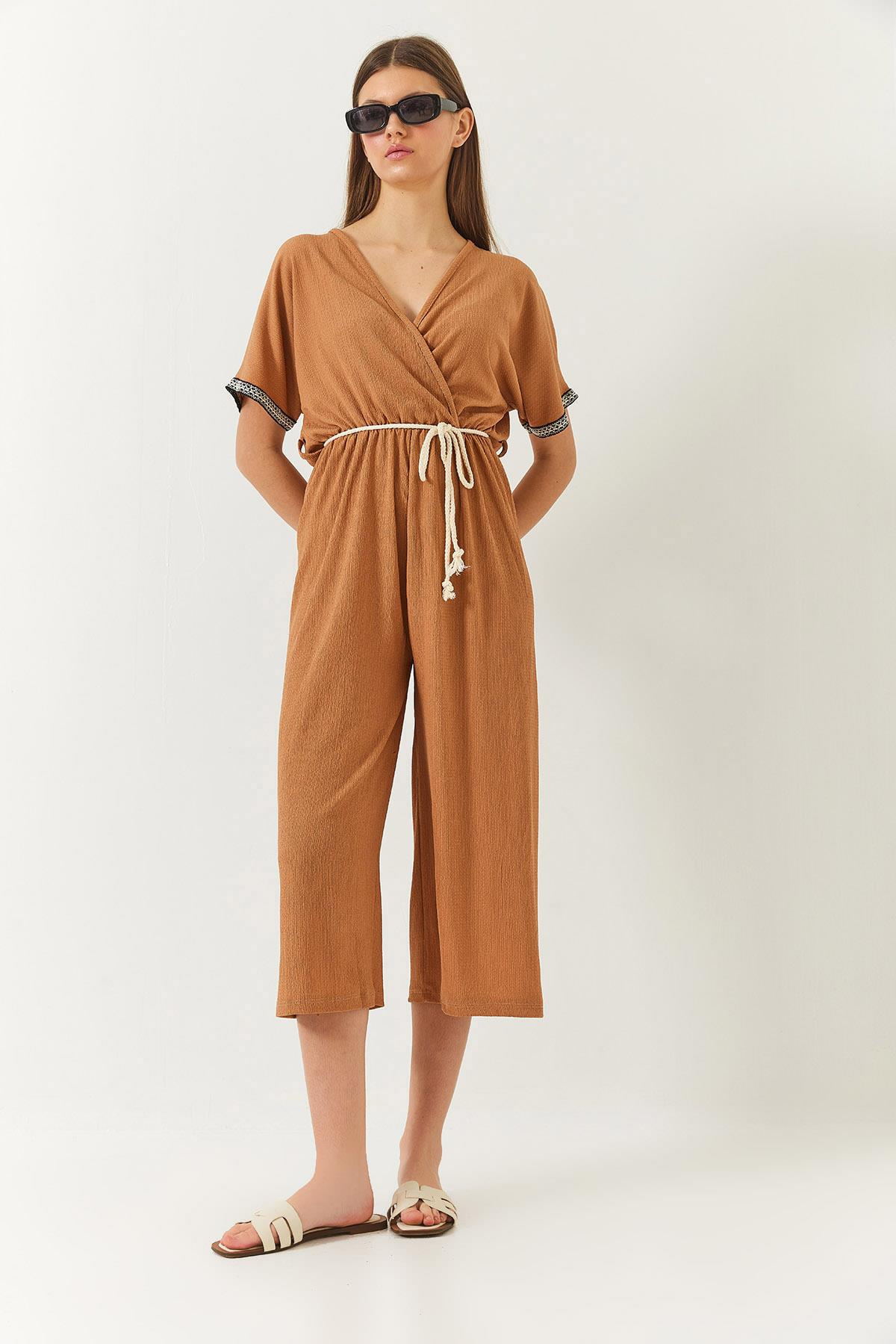 Kruvaze Yaka Kol Detaylı Beli Latikli Kuşaklı Krınkıl Tulum 60261418 - Camel