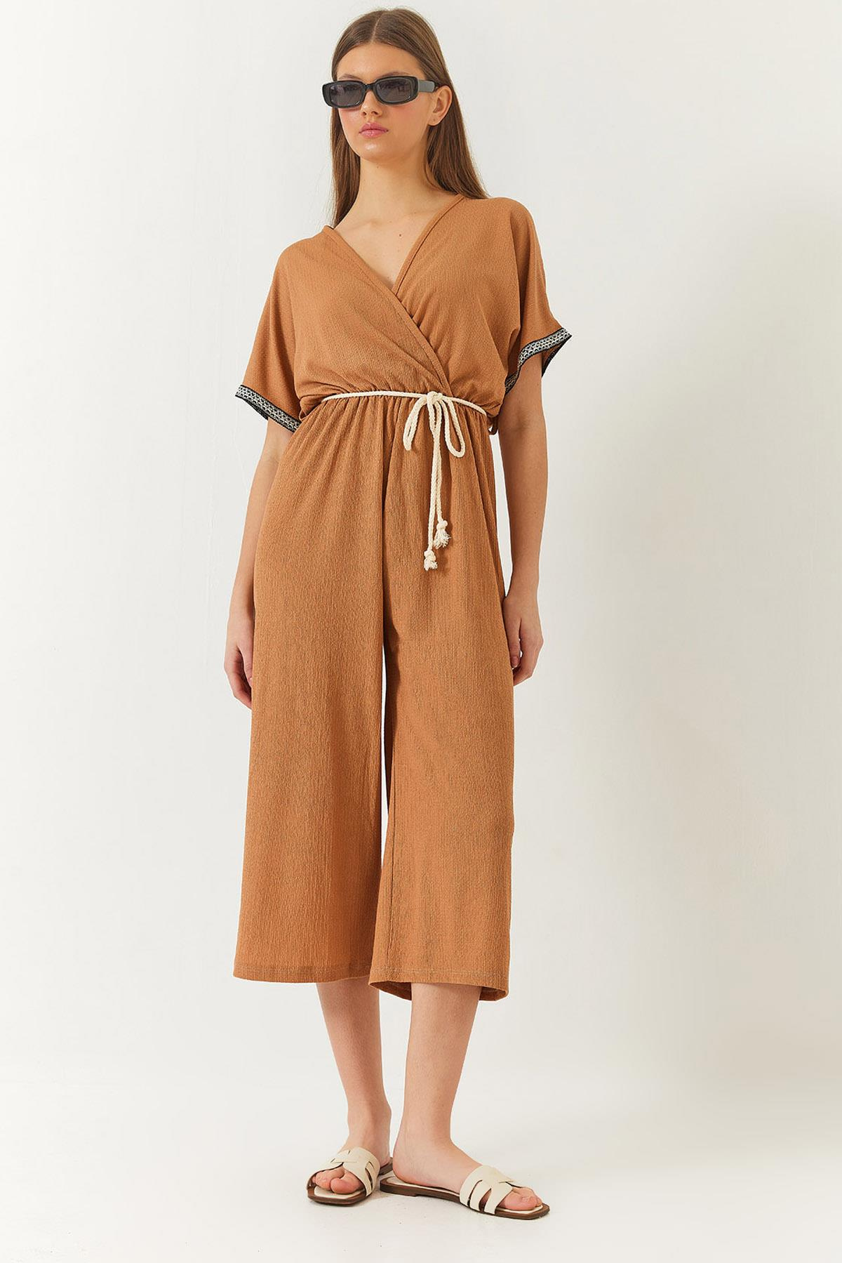 Kruvaze Yaka Kol Detaylı Beli Latikli Kuşaklı Krınkıl Tulum 60261418 - Camel