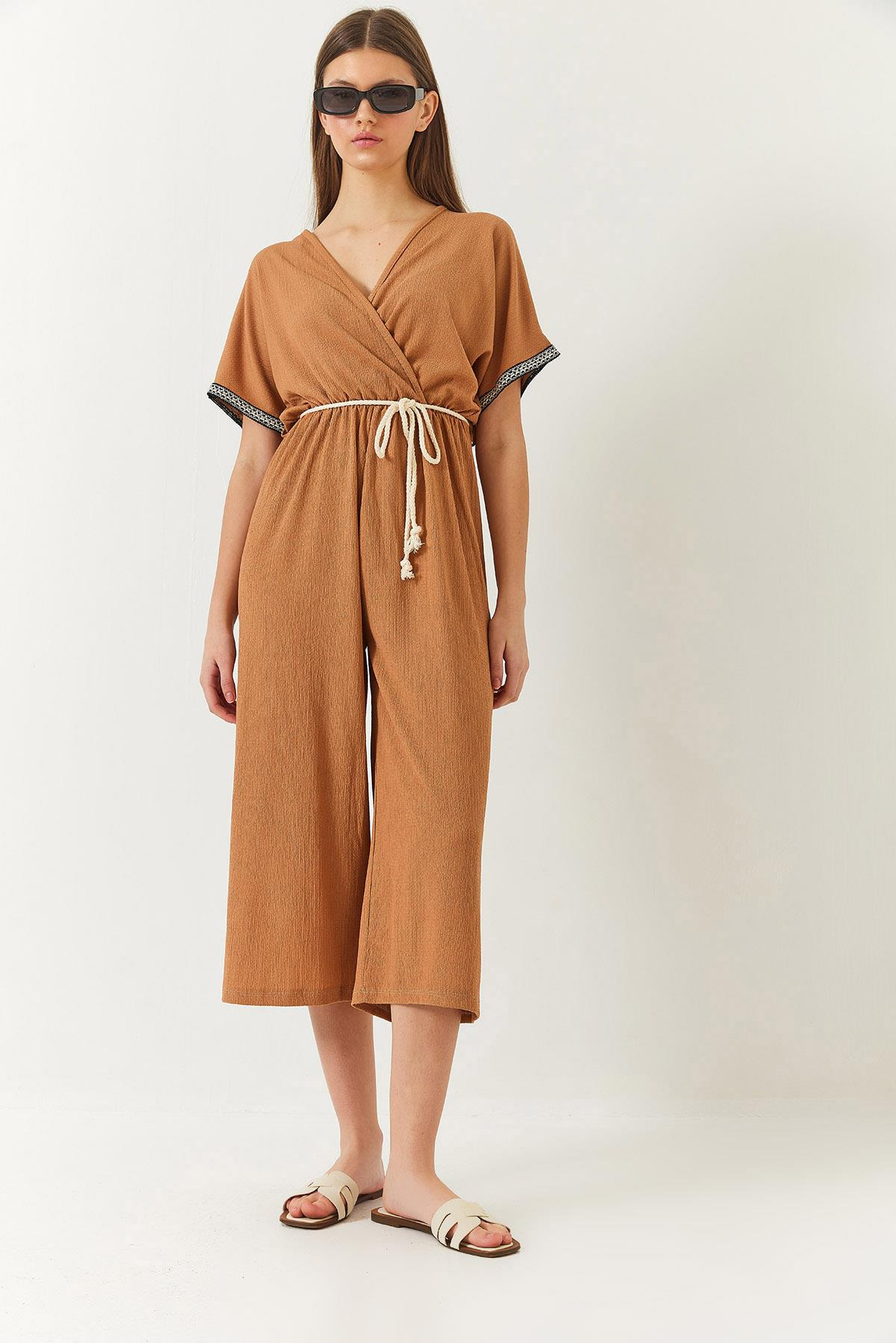 Kruvaze Yaka Kol Detaylı Beli Latikli Kuşaklı Krınkıl Tulum 60261418 - Camel