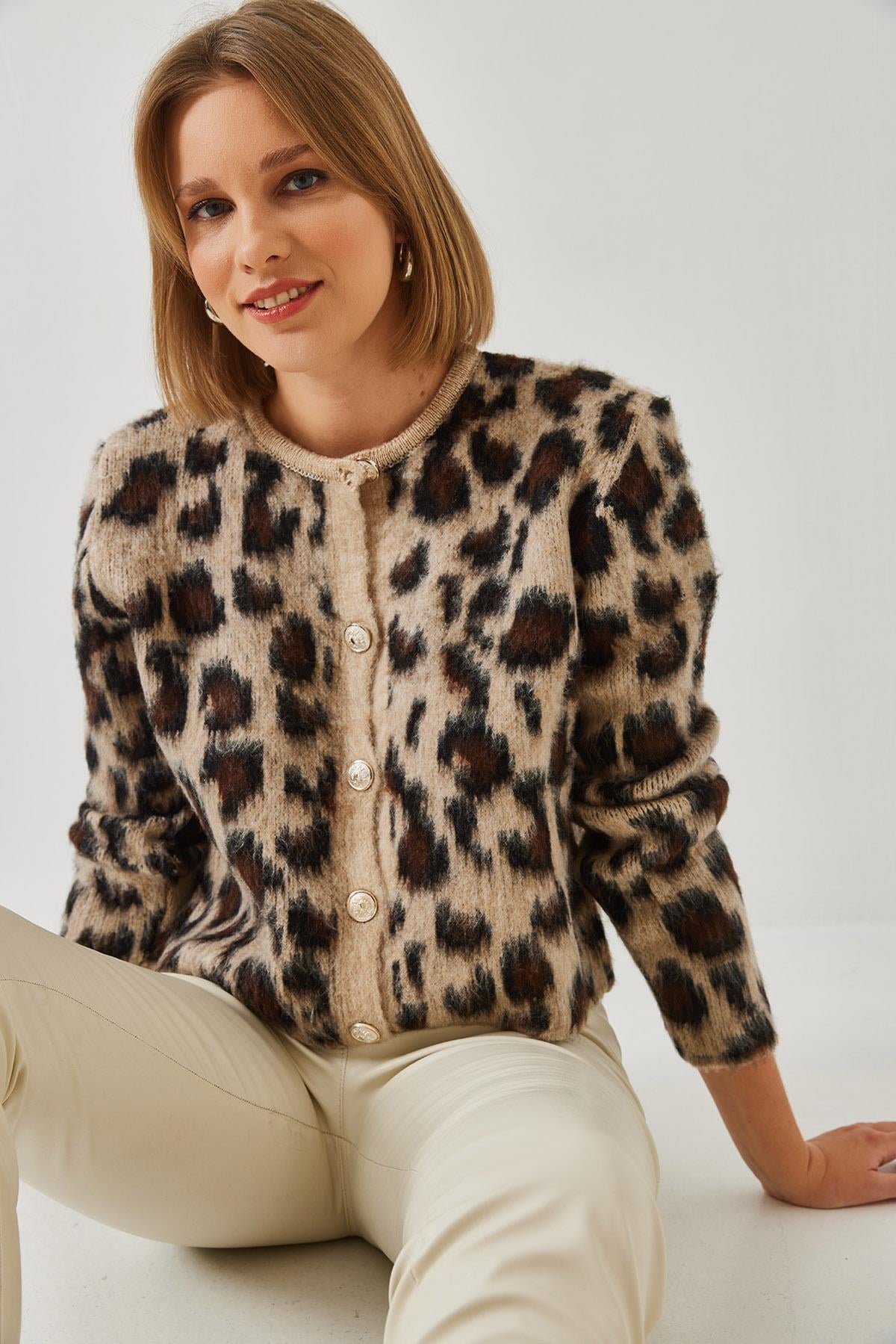 Leopar Desenli Düğmeli Triko Hırka 24393 60351277 - Bej-Siyah