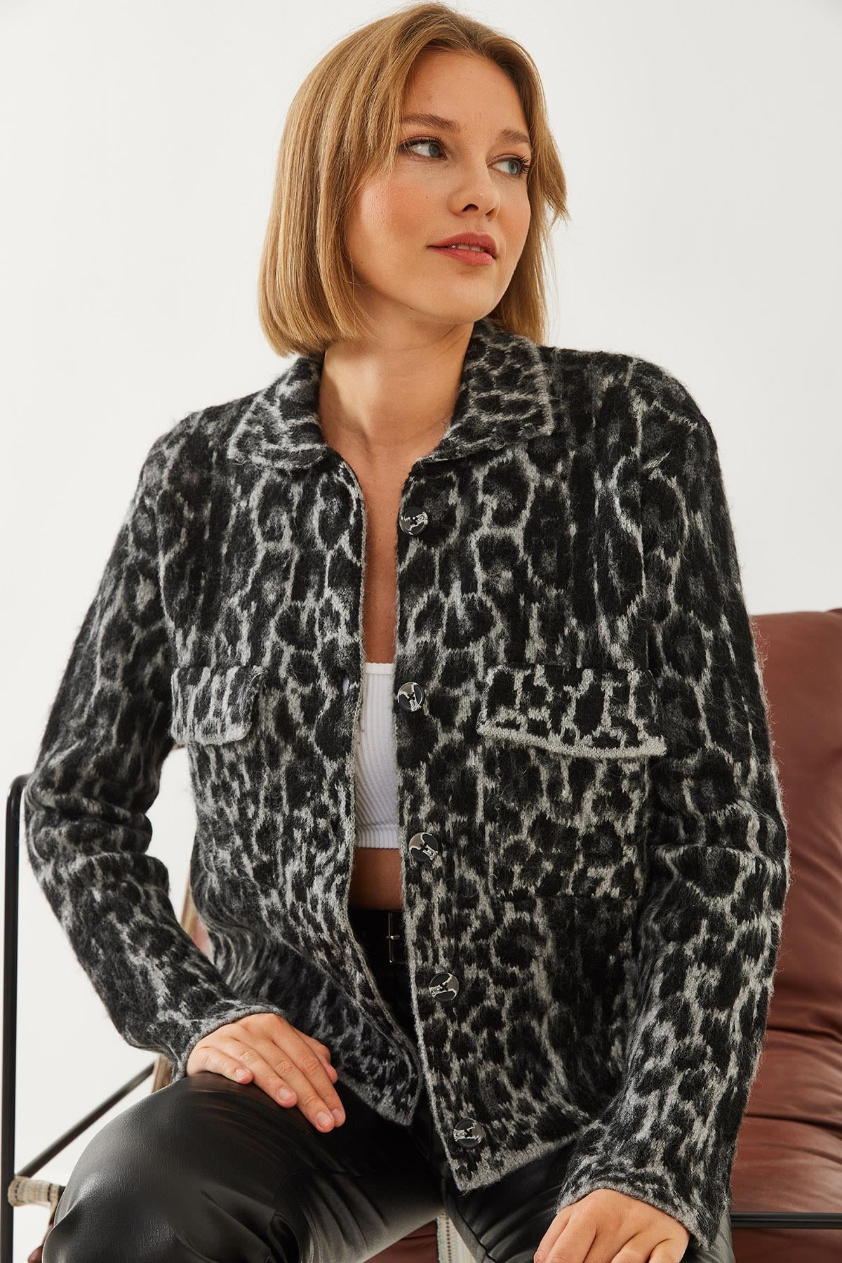 Leopar Desenli Jakarlı Hırka 241082 60251943 - Siyah-Gri HIRKA modelleri