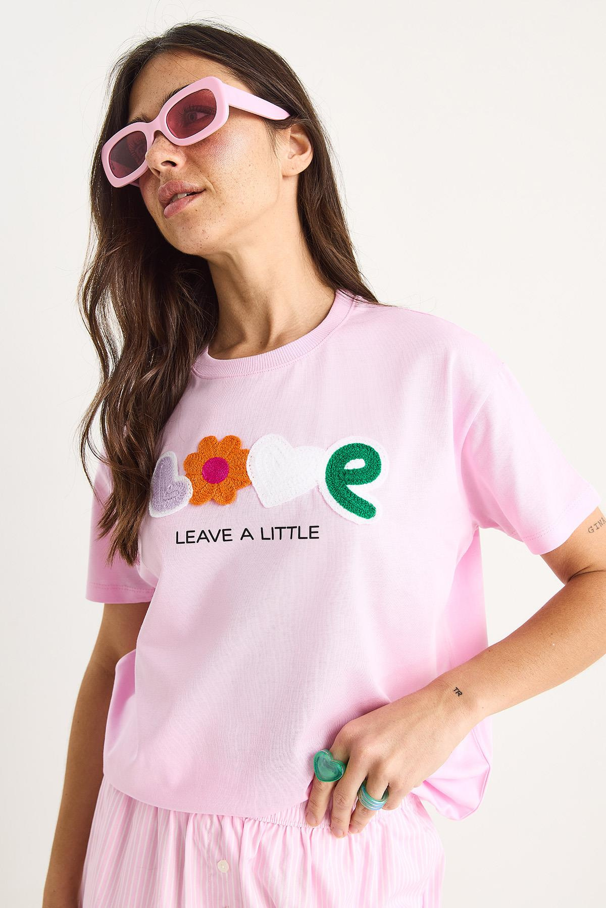 Love Aksesuarlı Normal Kalıp Pamuklu T-Shirt 60602070 - Şeker Pembe