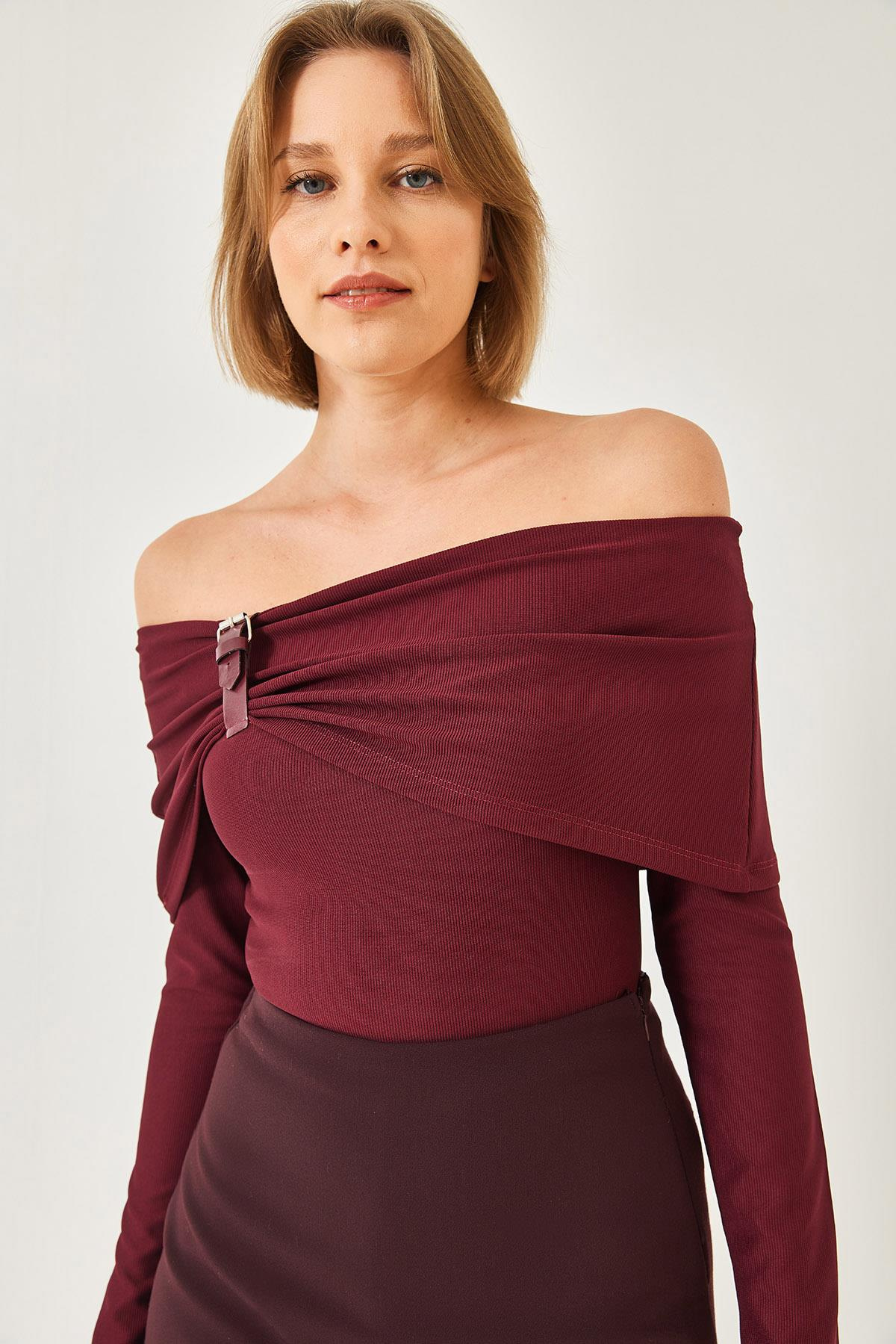 Madonna Yaka Kemer Detaylı Bluz 60261336 - Bordo