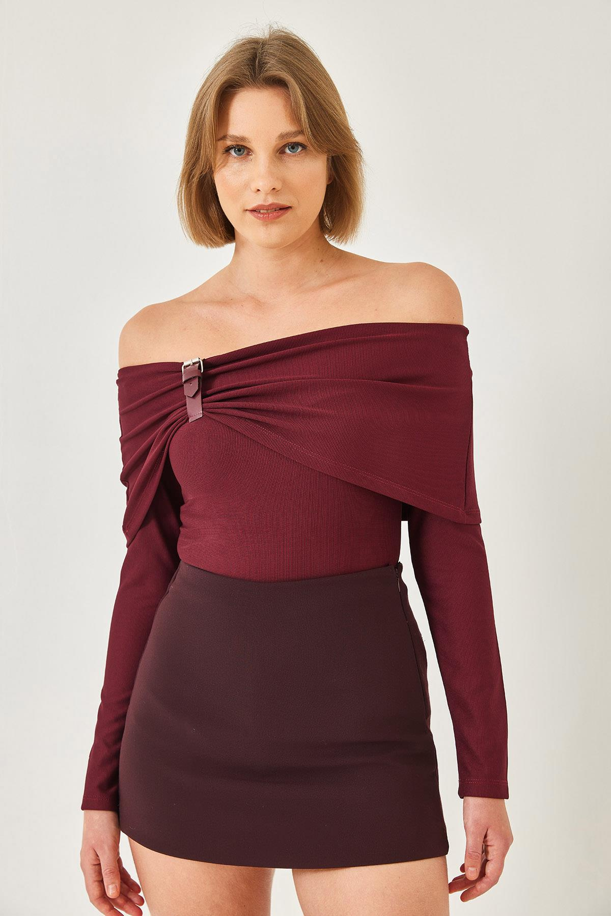 Madonna Yaka Kemer Detaylı Bluz 60261336 - Bordo