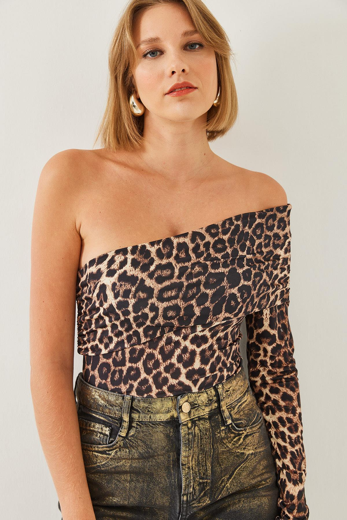 Madonna Yaka Tek Kollu Leopar Desenli Bluz 60351140 - Kahverengi