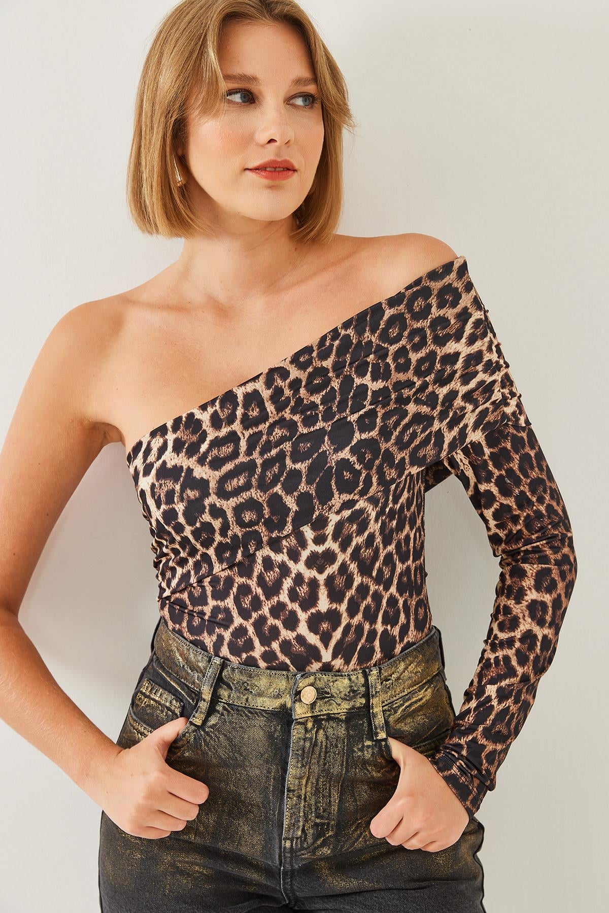 Madonna Yaka Tek Kollu Leopar Desenli Bluz 60351140 - Kahverengi