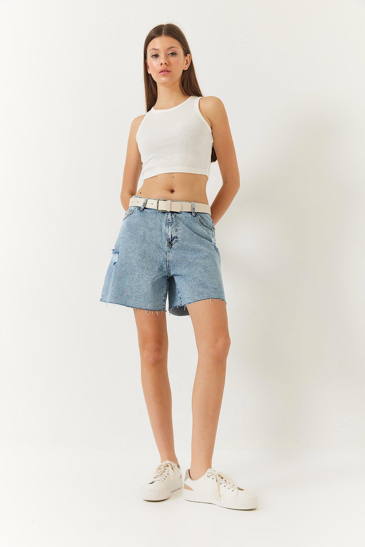 Mom Fit Yırtık Detaylı Kadın Denim Şort 60261426 - Mavi