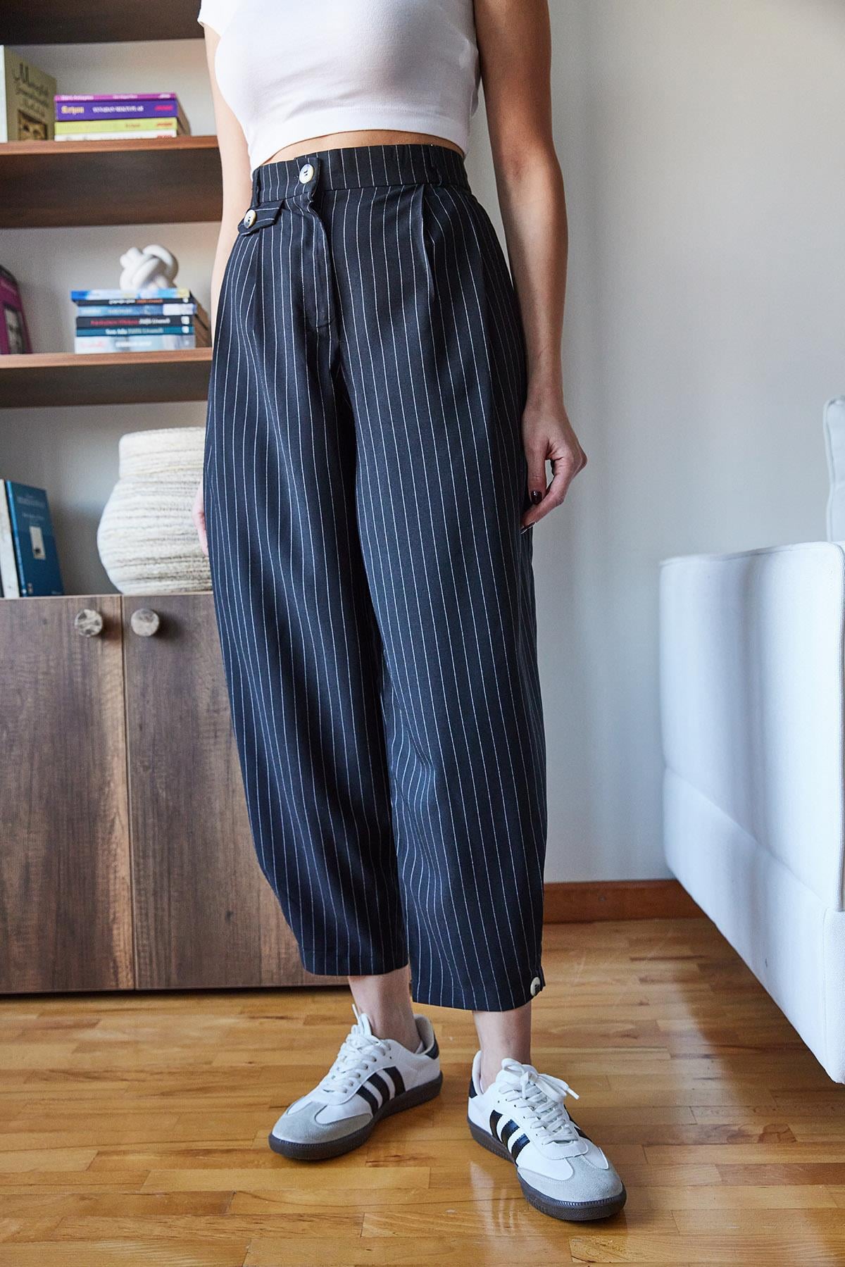 Paça Düğmeli Çizgili Şalvar Pantolon 60251310 - Siyah PANTOLON modelleri