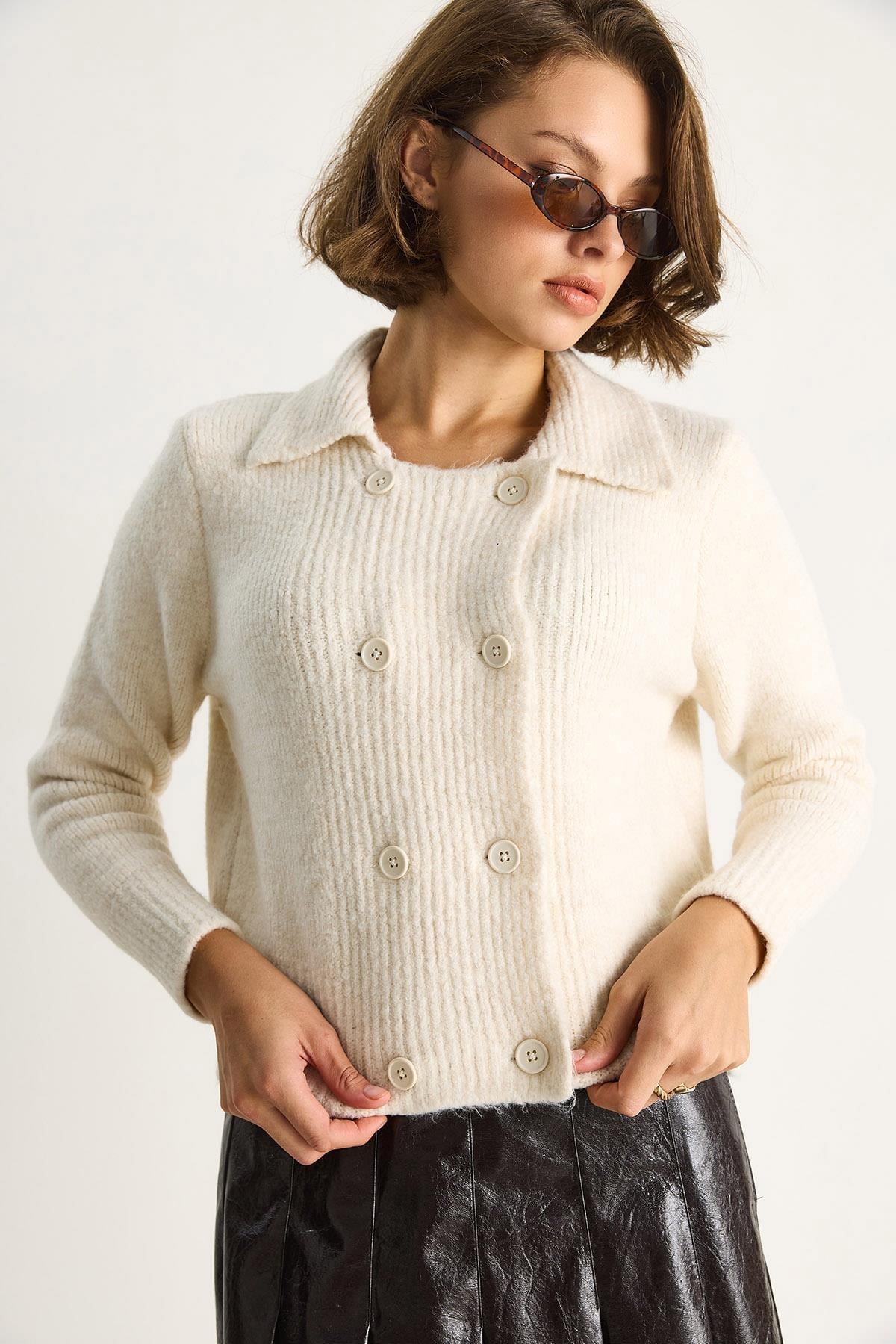Polo Yaka Düğmeli Yumuşak Hırka 255252  60284080 - Taş HIRKA modelleri
