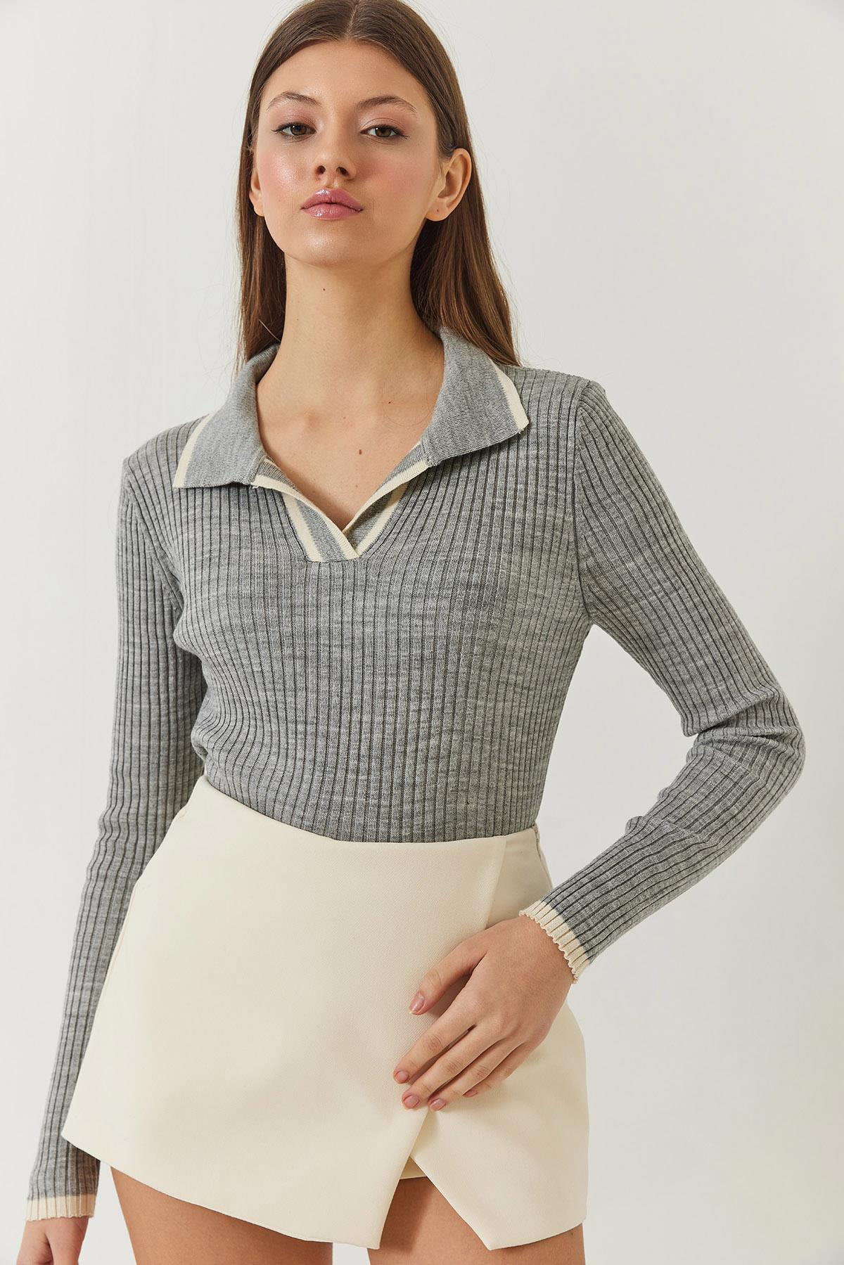 Polo Yaka Fitilli Şerit Detaylı Mevsimlik Uzun Kollu Triko Bluz 60261446 - Gri-Ekru