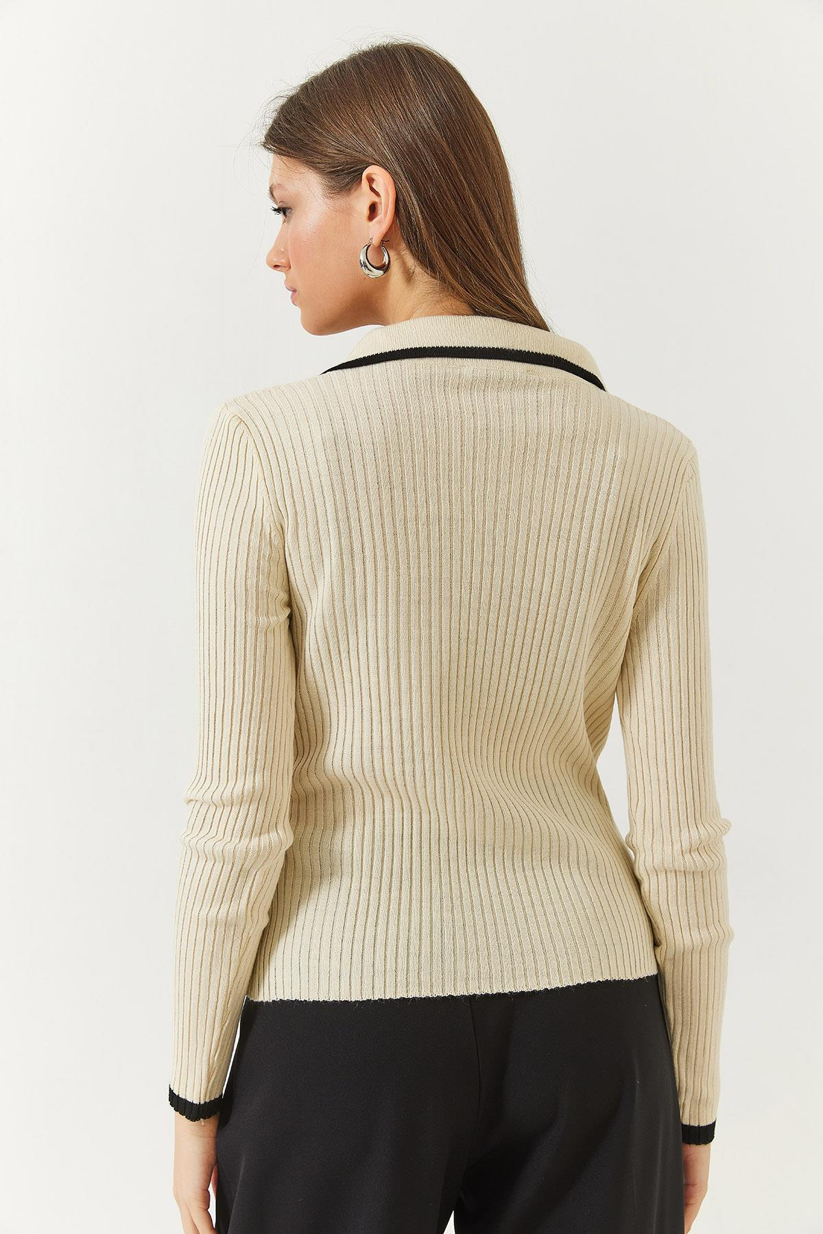 Polo Yaka Fitilli Şerit Detaylı Mevsimlik Uzun Kollu Triko Bluz 60261446 - Ekru-Siyah