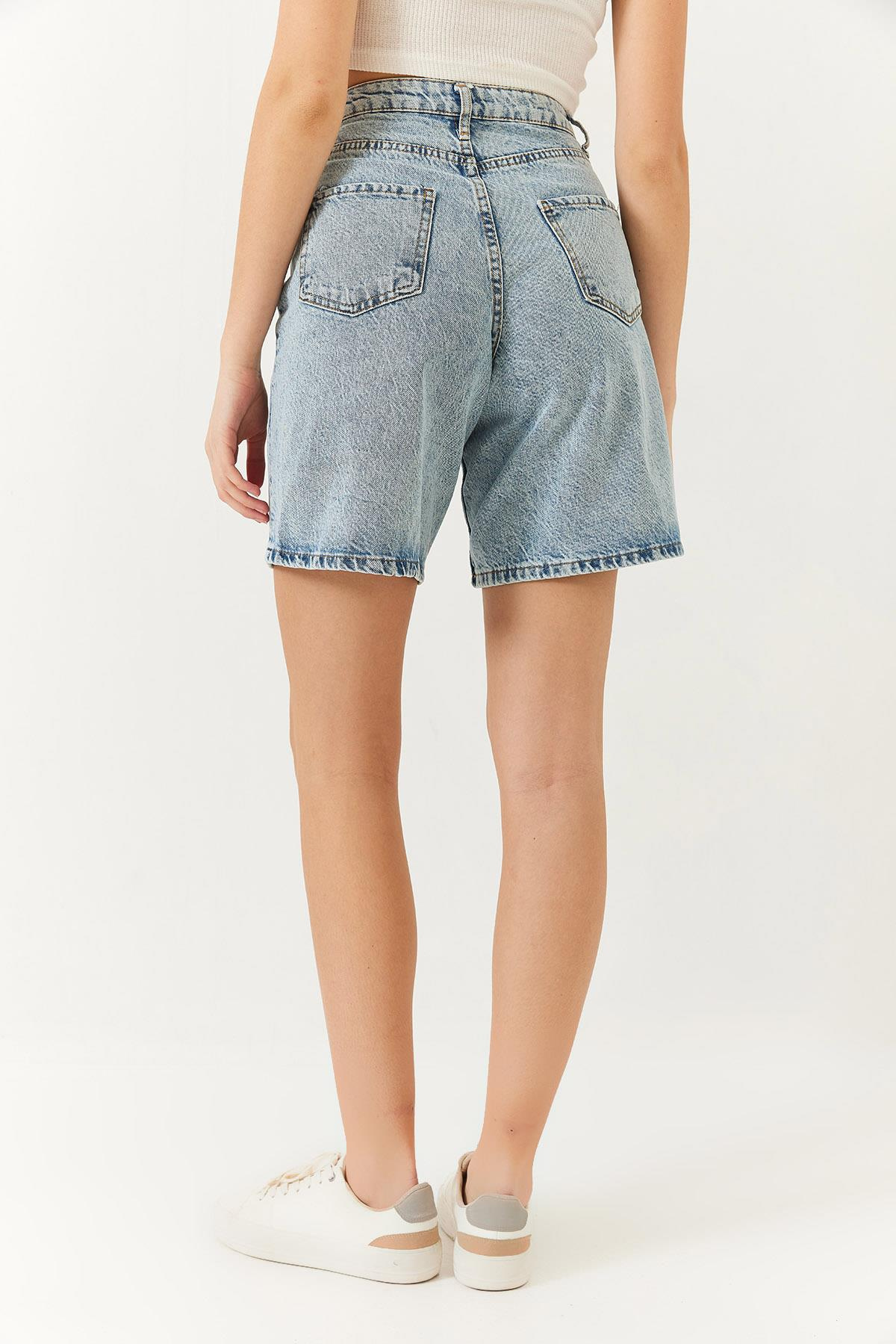 Püskül Taşlı Asimetrik Kemerli Cep Detaylı Denim Şort 60261425 - Mavi