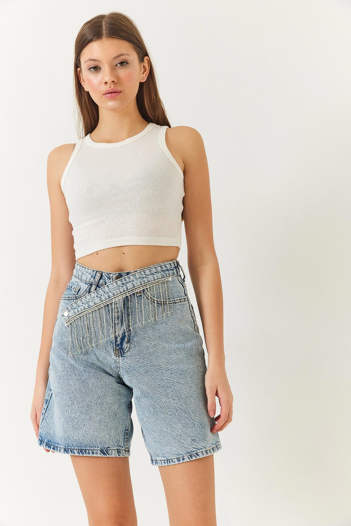 Püskül Taşlı Asimetrik Kemerli Cep Detaylı Denim Şort 60261425 - Mavi
