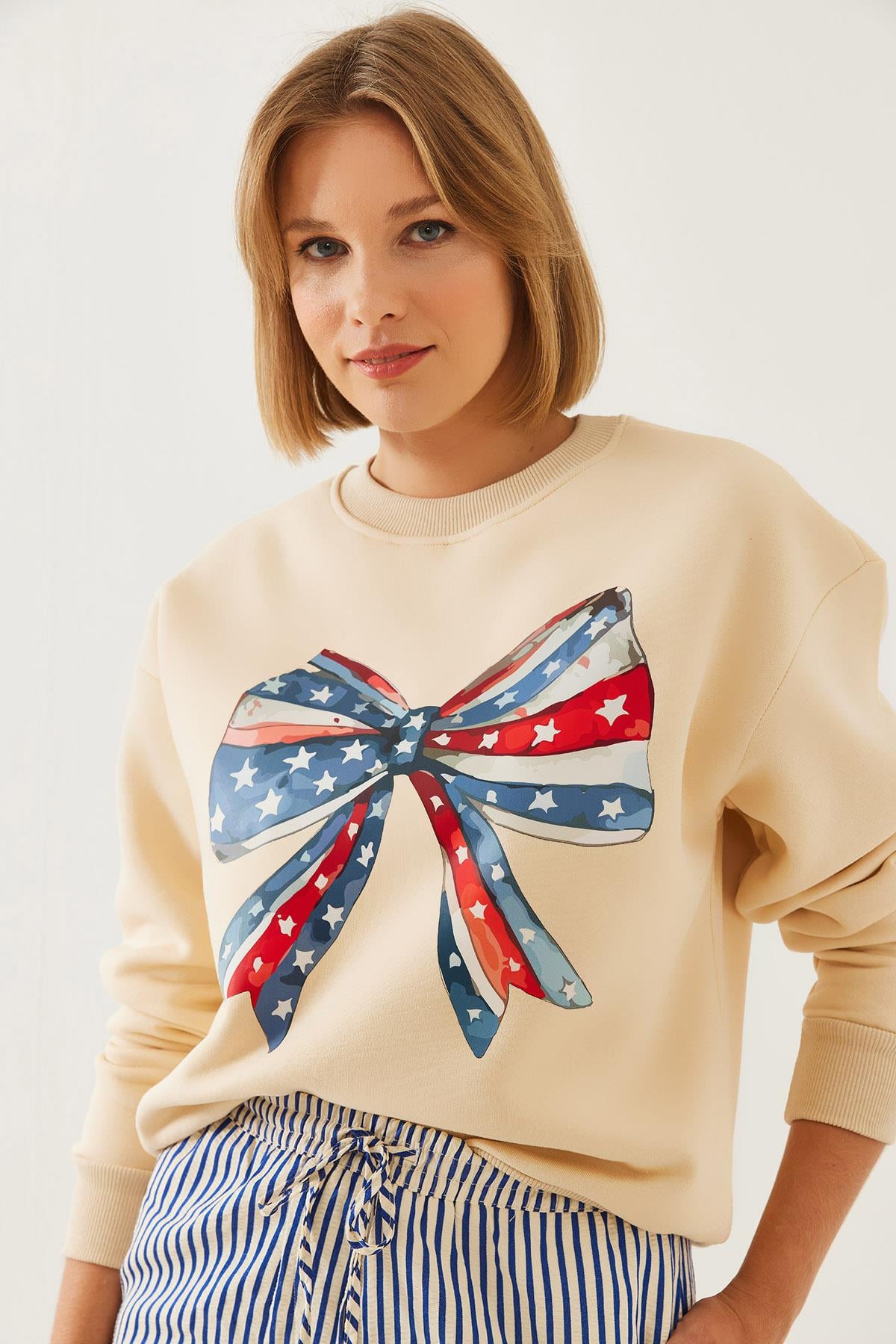 Renkli Kelebek Baskılı Sweatshirt MBHS019 60601019 - Bej
