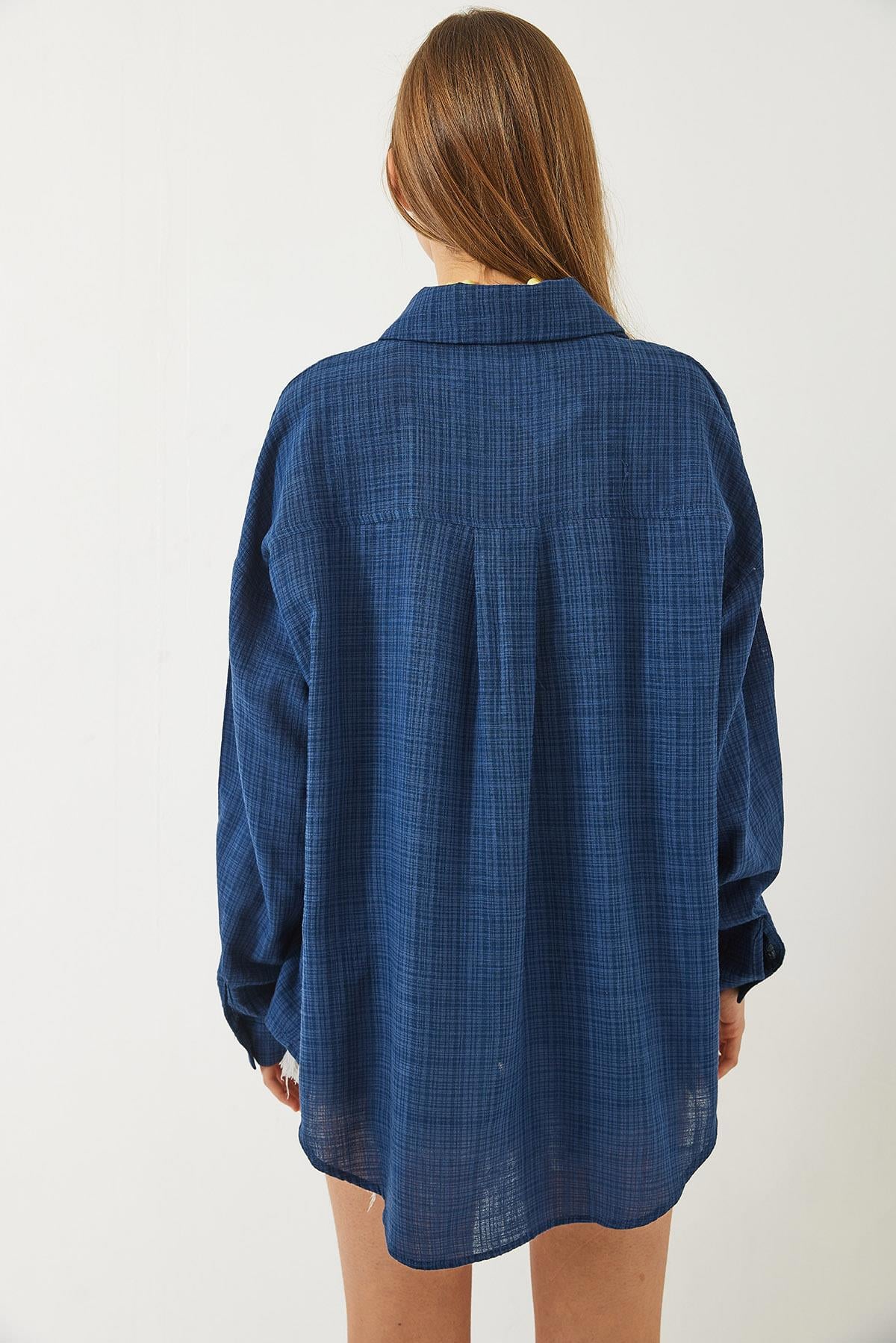 Tek Cep Detaylı Oversize Keten Dokulu Basic Gömlek 4756 60283100 - İndigo