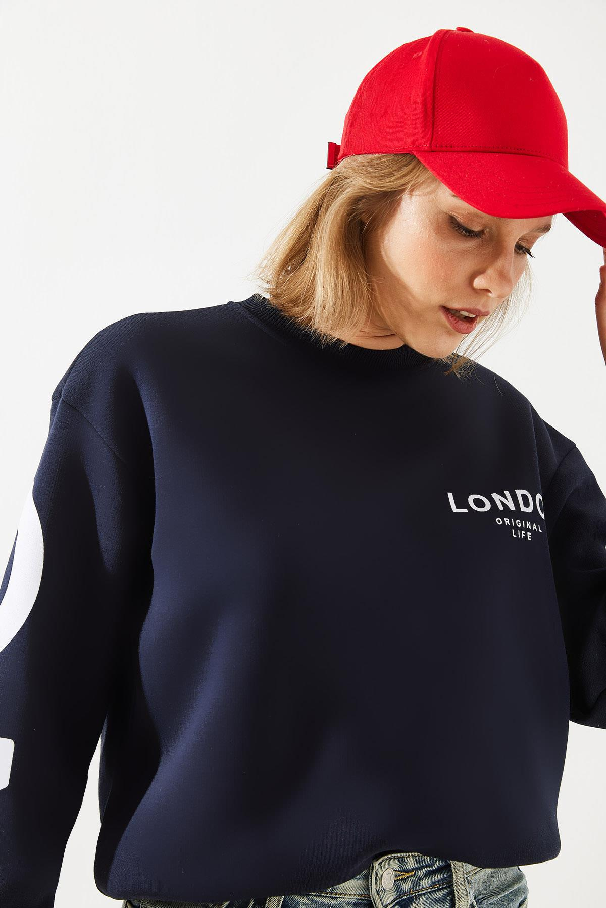 Üç İplik Şardonlu London Baskılı Sweatshirt MBHS003 60601003 - Lacivert