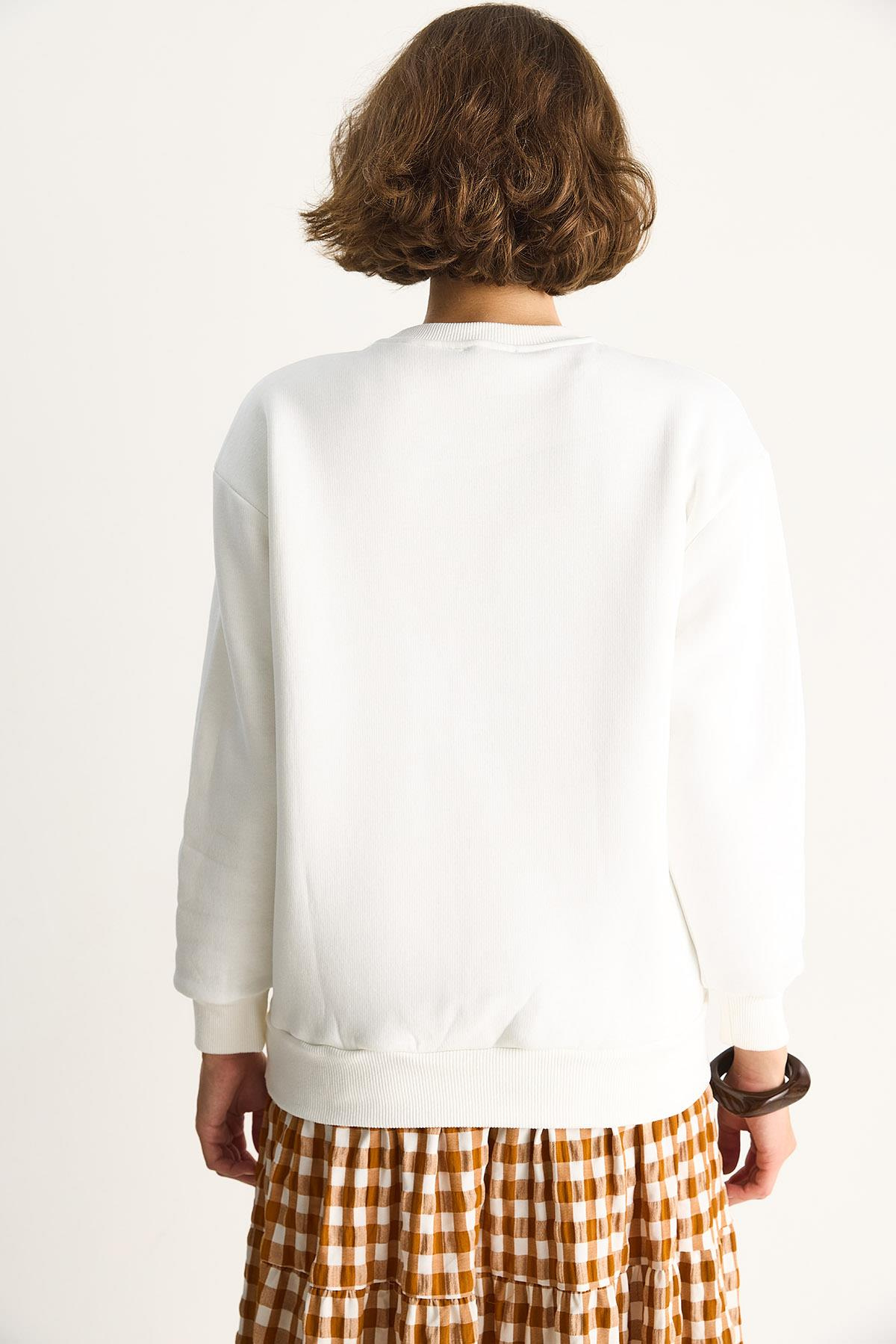 Üç İplik Şardonlu Renkli Kalp Baskılı Sweatshirt MBHS007 60601007 - Ekru SWEATSHİRT modelleri