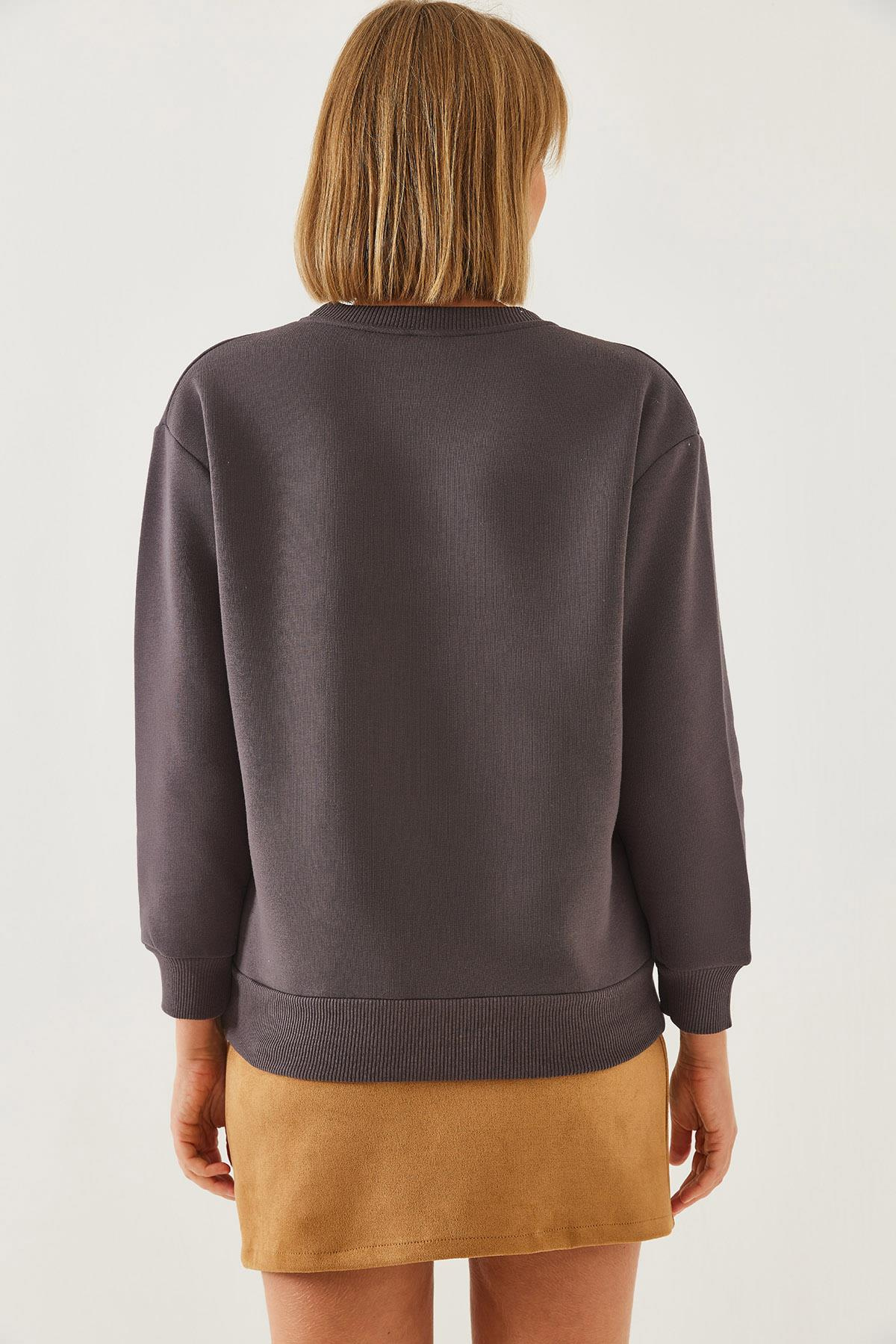 Üç İplik Şardonlu Renkli Kalp Baskılı Sweatshirt MBHS007 60601007 - Füme