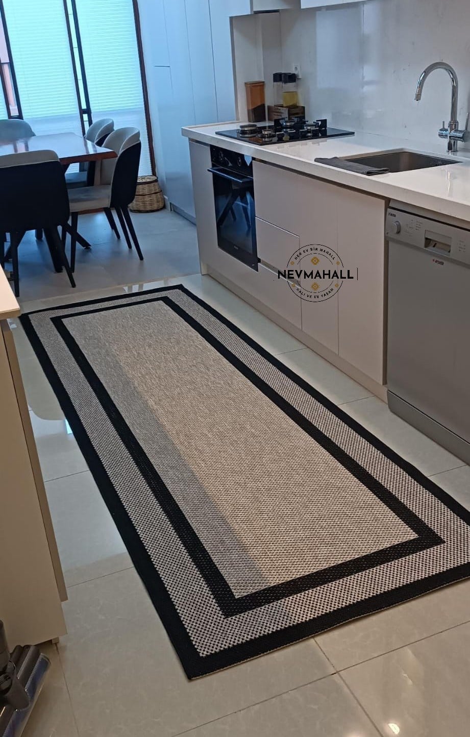 Çift Çerçeveli İpeksi Dokulu Yumuşak Sisal Halı Bej-Siyah