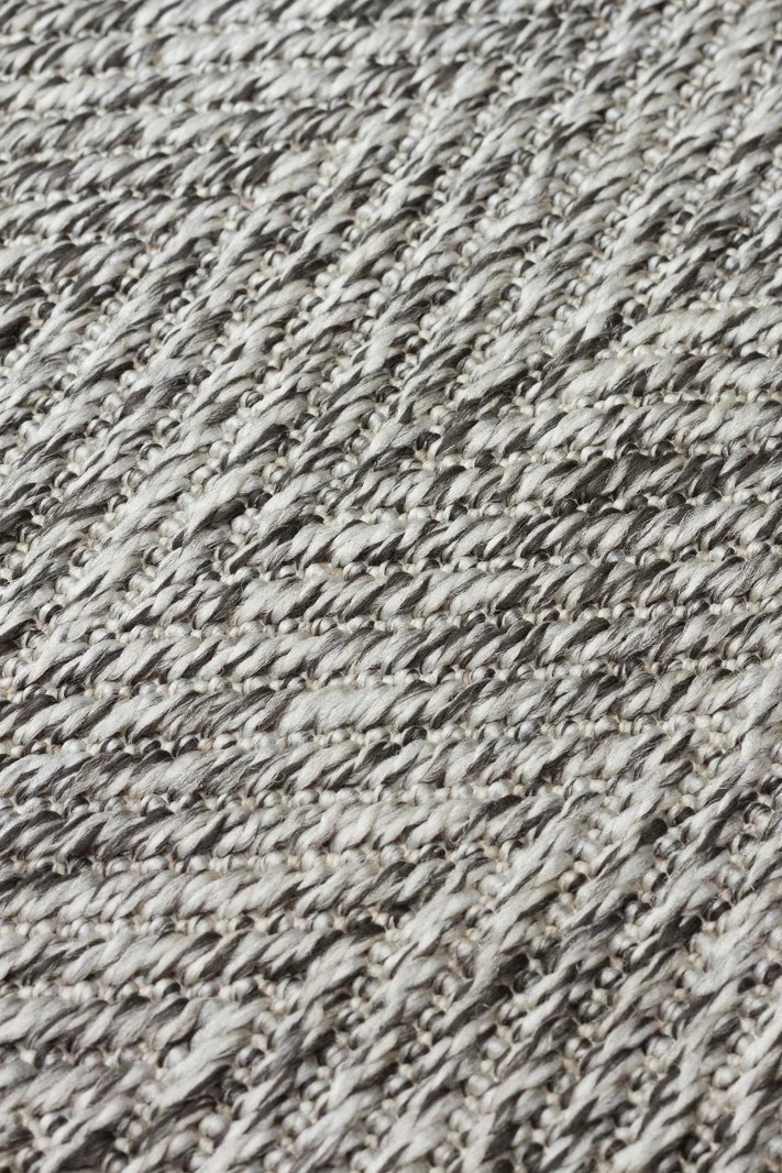 Modern Tasarımlı  Sisal Balık Sırtı Gri Dokuma Siyah Kumaş Bordür Halı vnt 2704