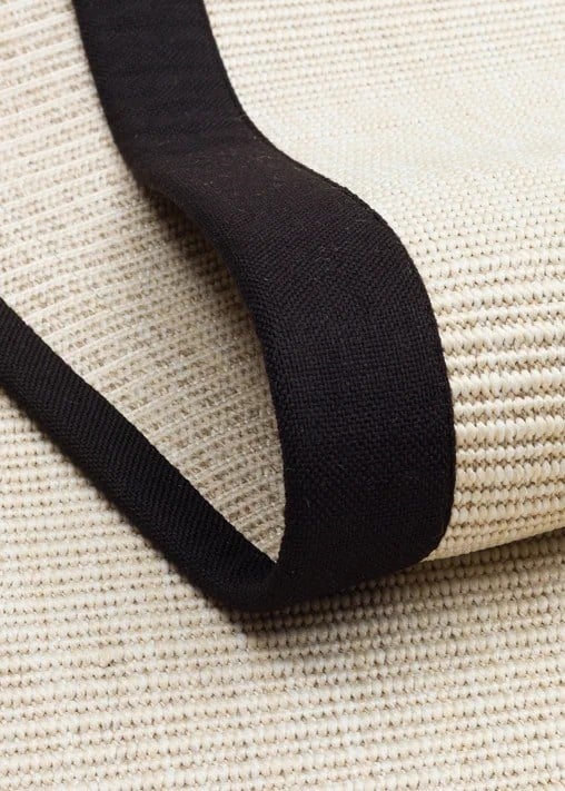 Modern Tasarımlı  Sisal Krem Dokuma Siyah Kumaş Bordür Halı vnt 2706