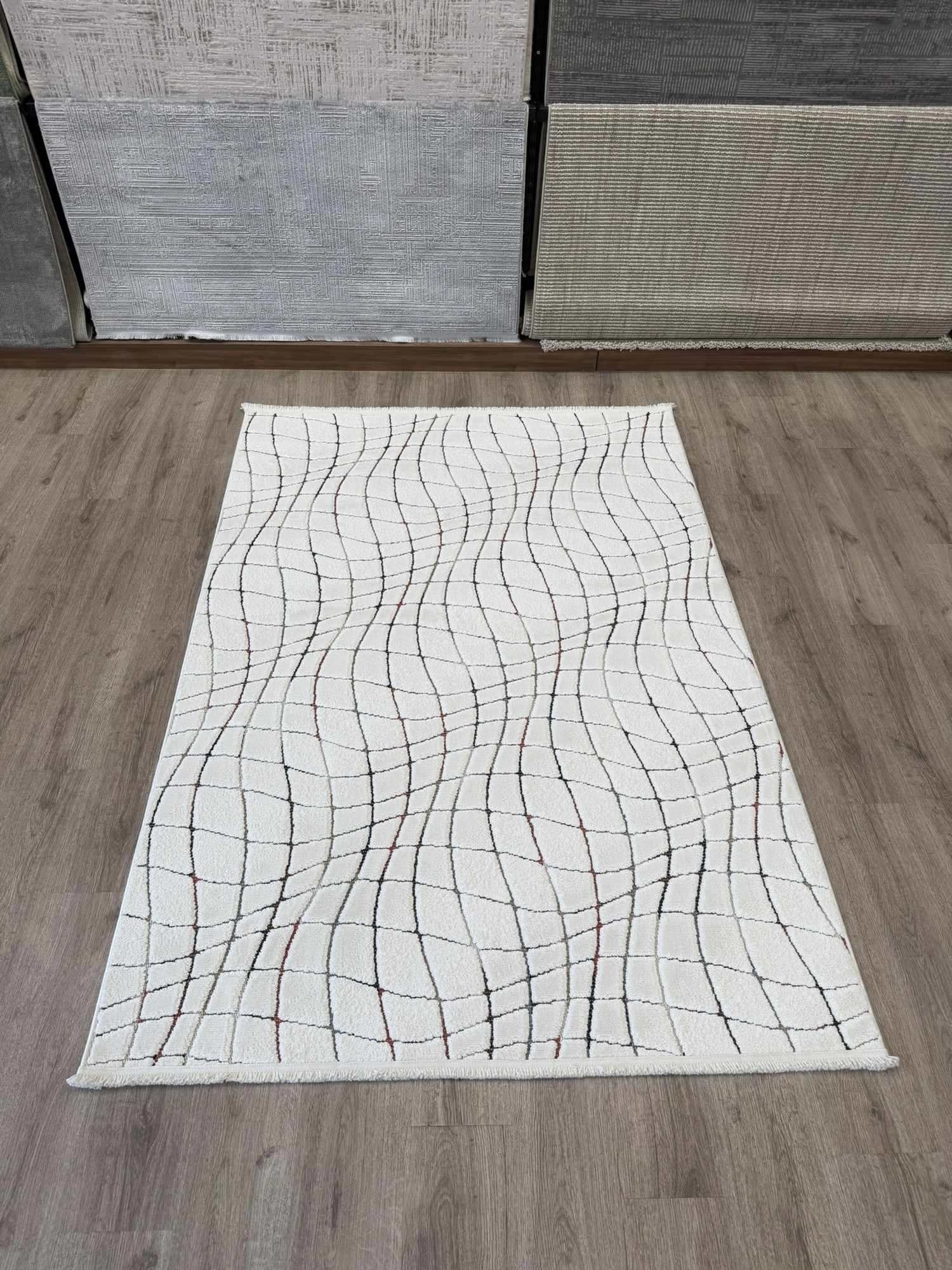 Yumuşak Dokulu Kaymaz Taban Sunset Serisi Krem Dalgalı Geometrik Desenli Kabartmalı Makine Halısı SNS1171