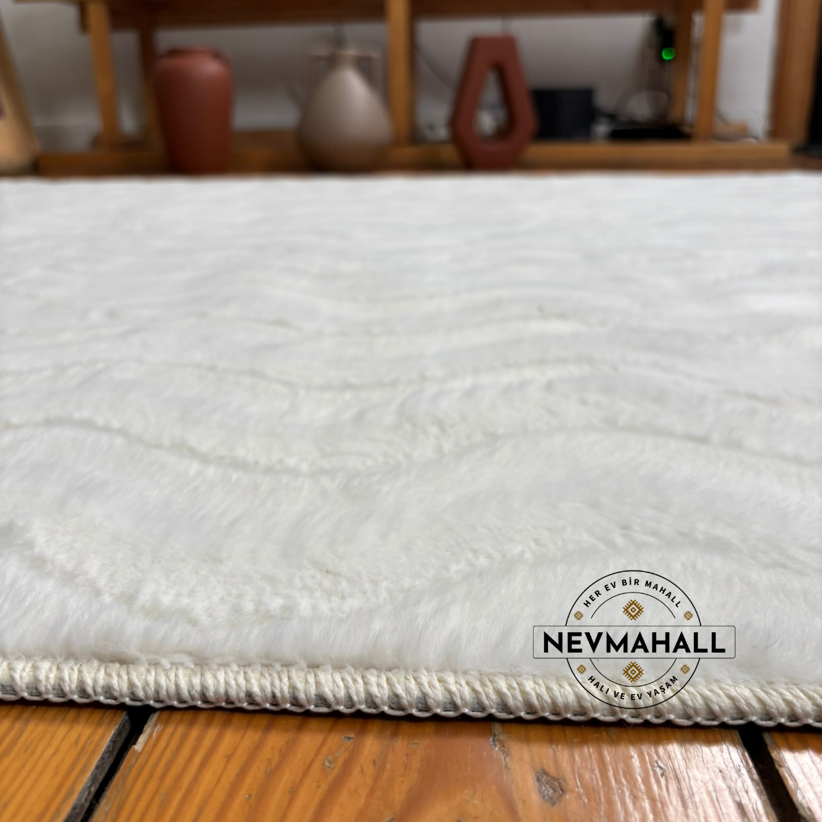 Zigzag Beyaz Peluş