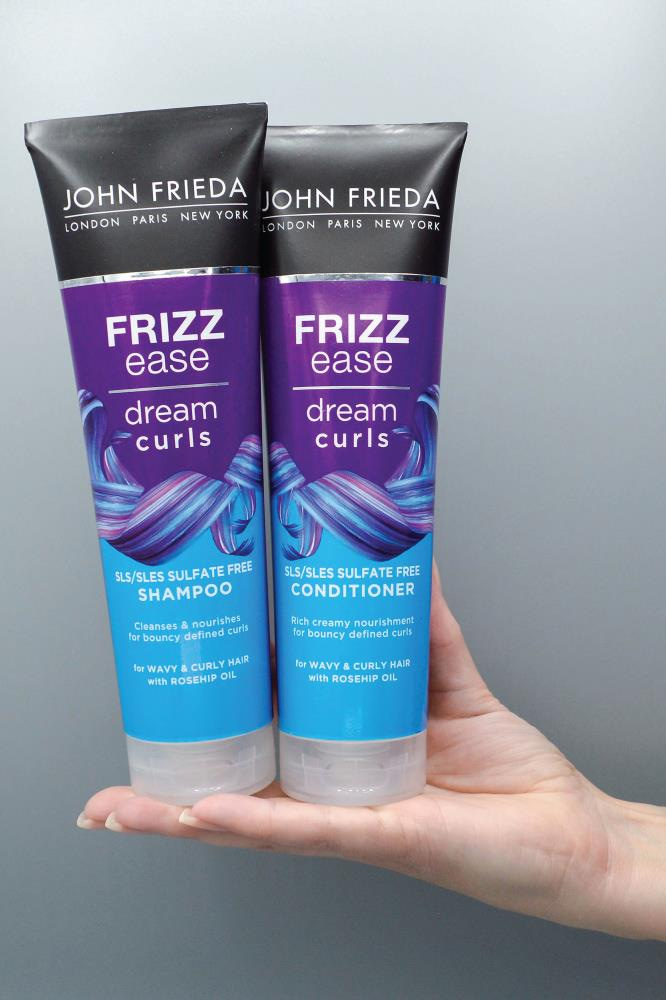 John FriedaJohn Frieda Frizz Ease Dream Curls Kıvırcık ve Dalgalı Saçlar İçin Şampuan 250 mlJohn Frieda Dream Curls Shampoo 250 ml Fiyatı ve Özellikleri | Mutlufiyatlar