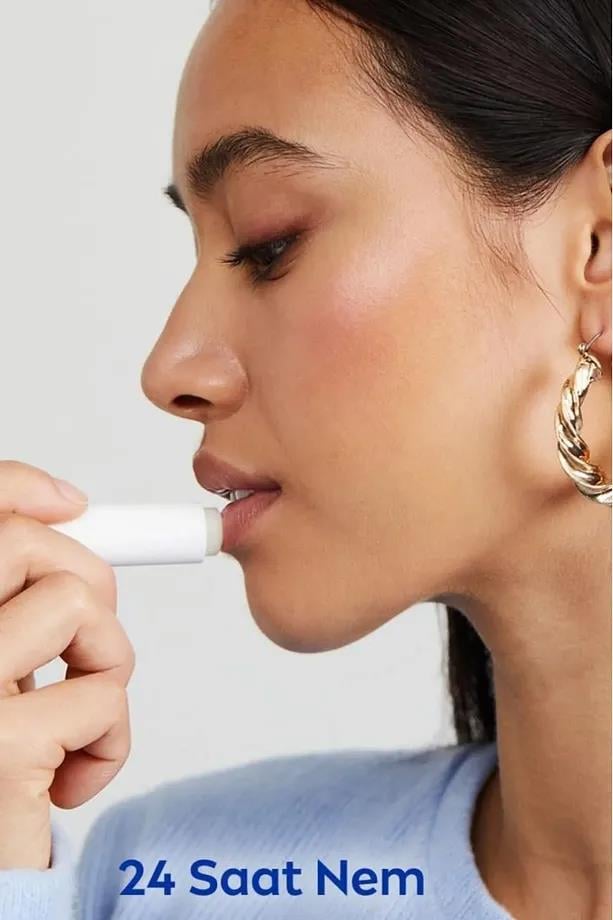 NiveaNivea Dudak Bakım Kremi Med Repair SPF 15 4.8 gr Nivea Lip Med Protection | Koruyucu ve Nemlendirici Dudak Bakımı