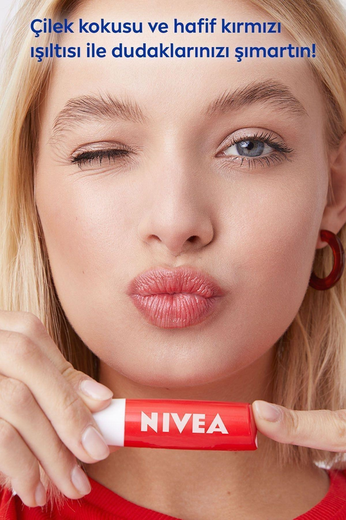NiveaNivea Dudak Bakım Kremi Straw Berry Shine Çilek Aromalı 4.8 gr 3'lüNivea Lip Stick Çilek 24 Saat Nem Fiyatı ve Özellikleri | Mutlufiyatlar
