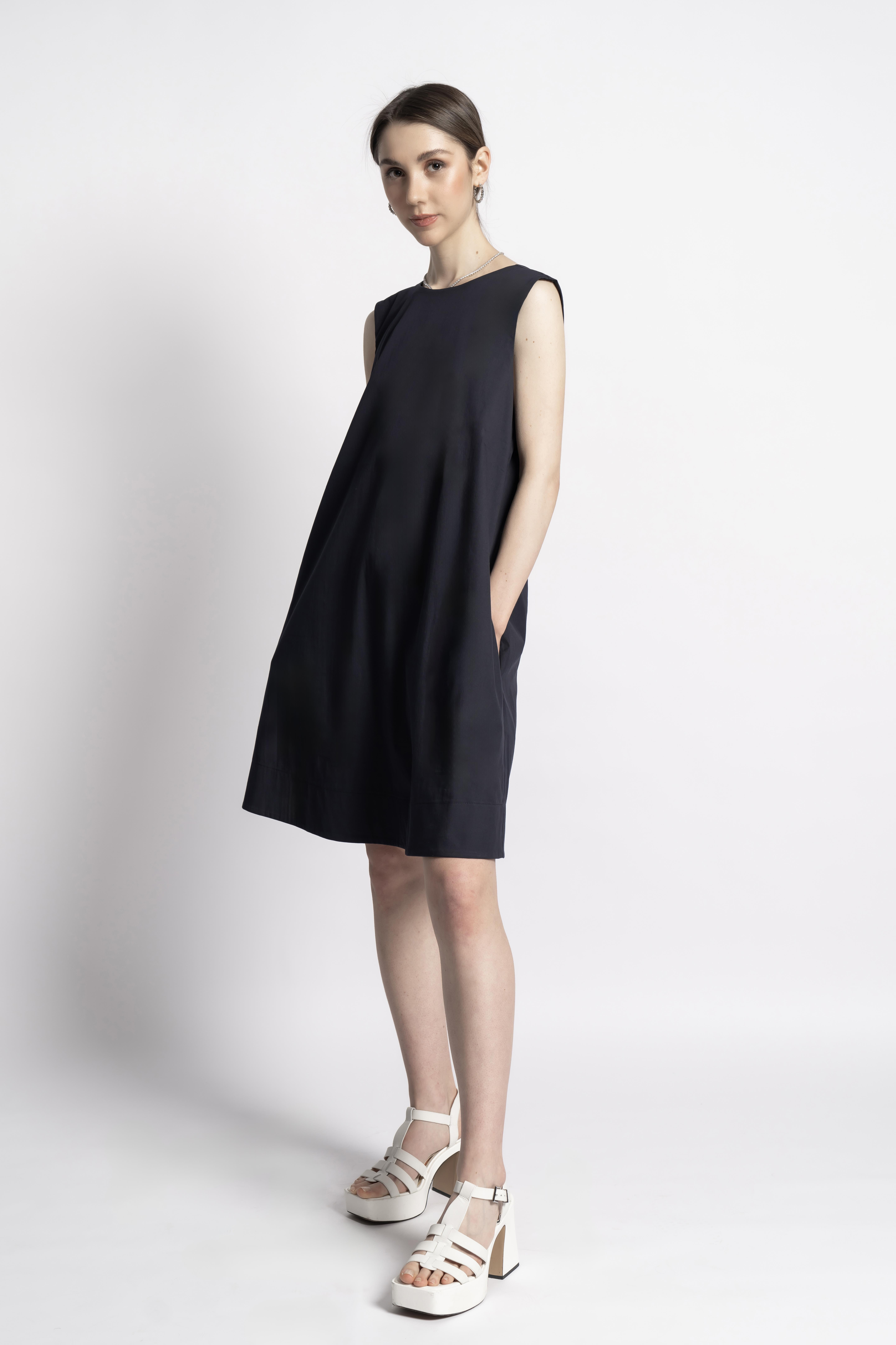 Lacivert Sırt Detaylı Oversize Koton Elbise